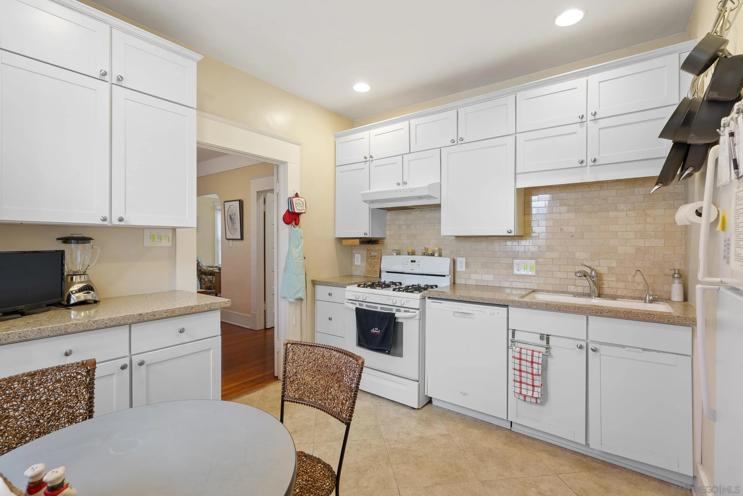 https://cdn.realtyfeed.com/cdn/127/260008843/a34fb49ae93ca22ca3f8c909af266532.webp