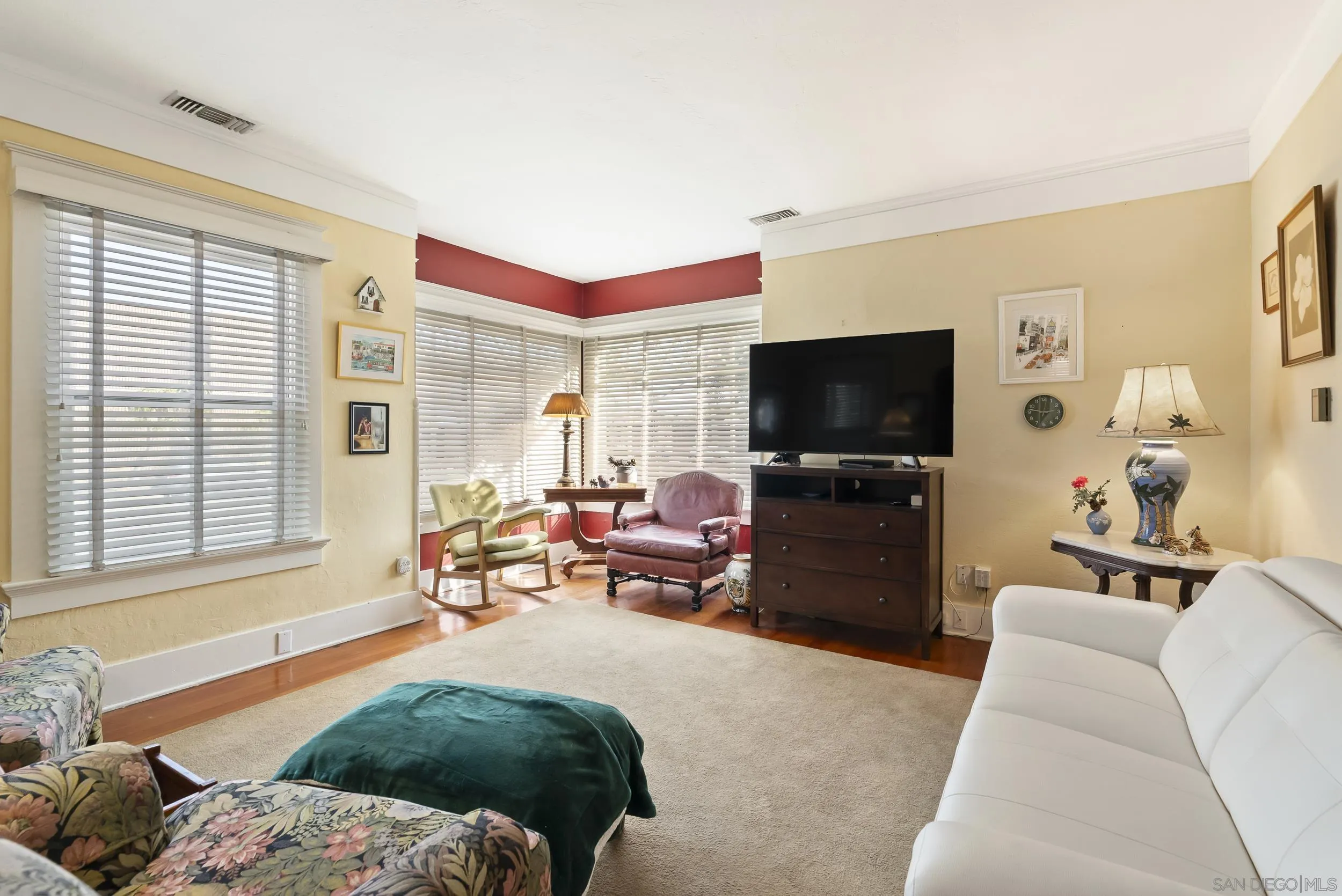 https://cdn.realtyfeed.com/cdn/127/260008843/b347a912f46a367c668ae8c6a78f12d3.webp