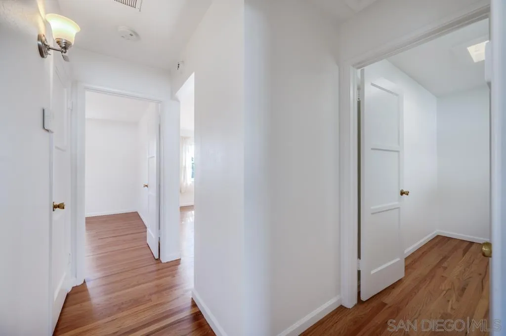 https://cdn.realtyfeed.com/cdn/127/260008844/2845a16ca6282466c99e663f52836bd3.webp