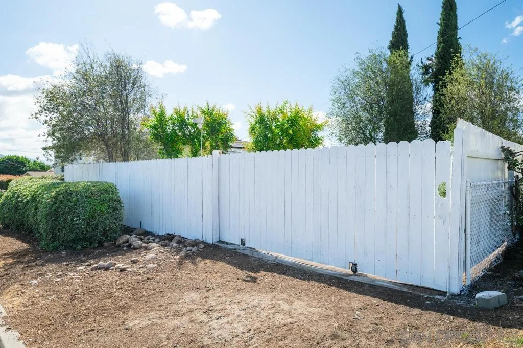 https://cdn.realtyfeed.com/cdn/127/260008844/866ca20b9c61311a33be998b2868b035.webp