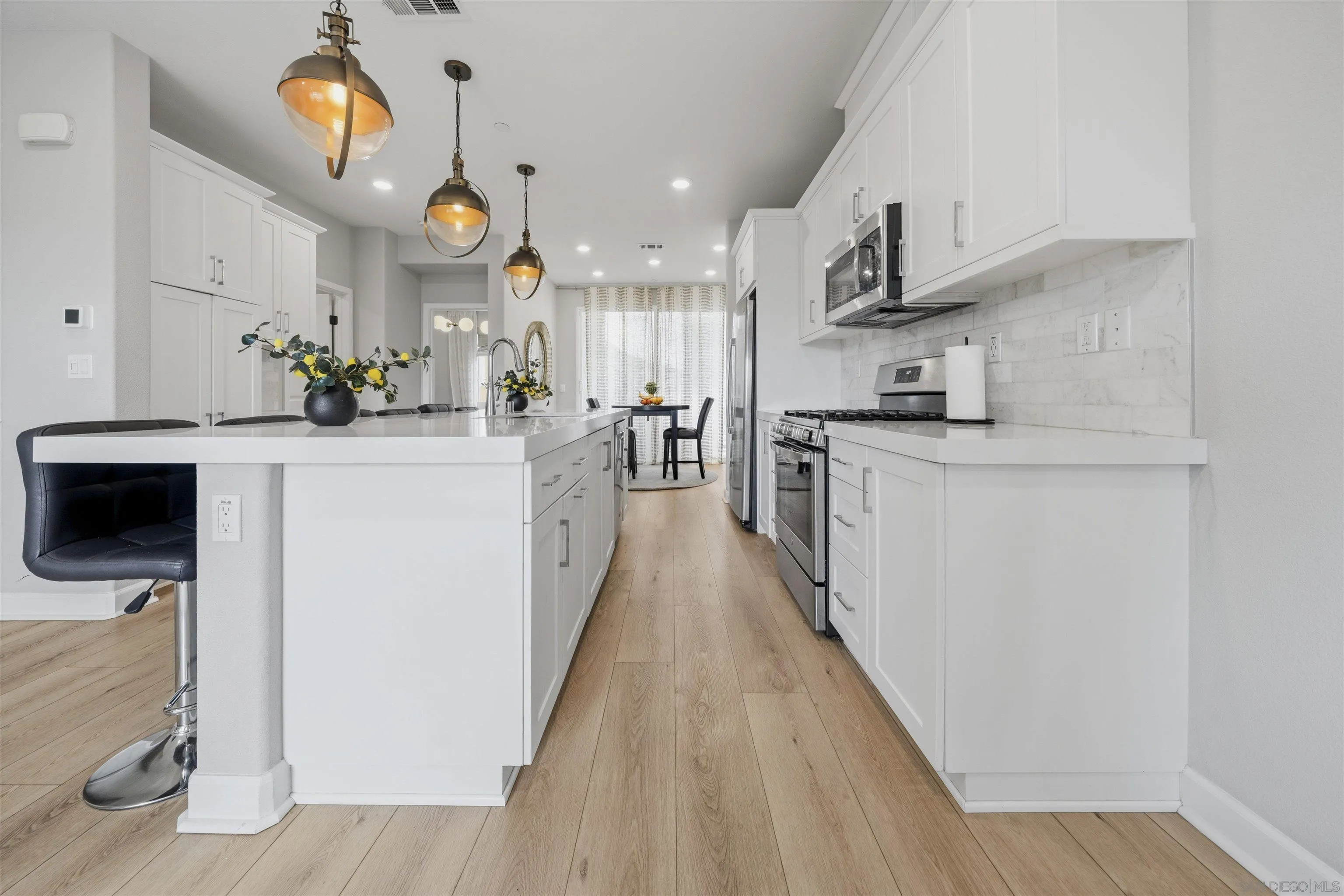 Photo #4: 260008849 Listing: Photo #4