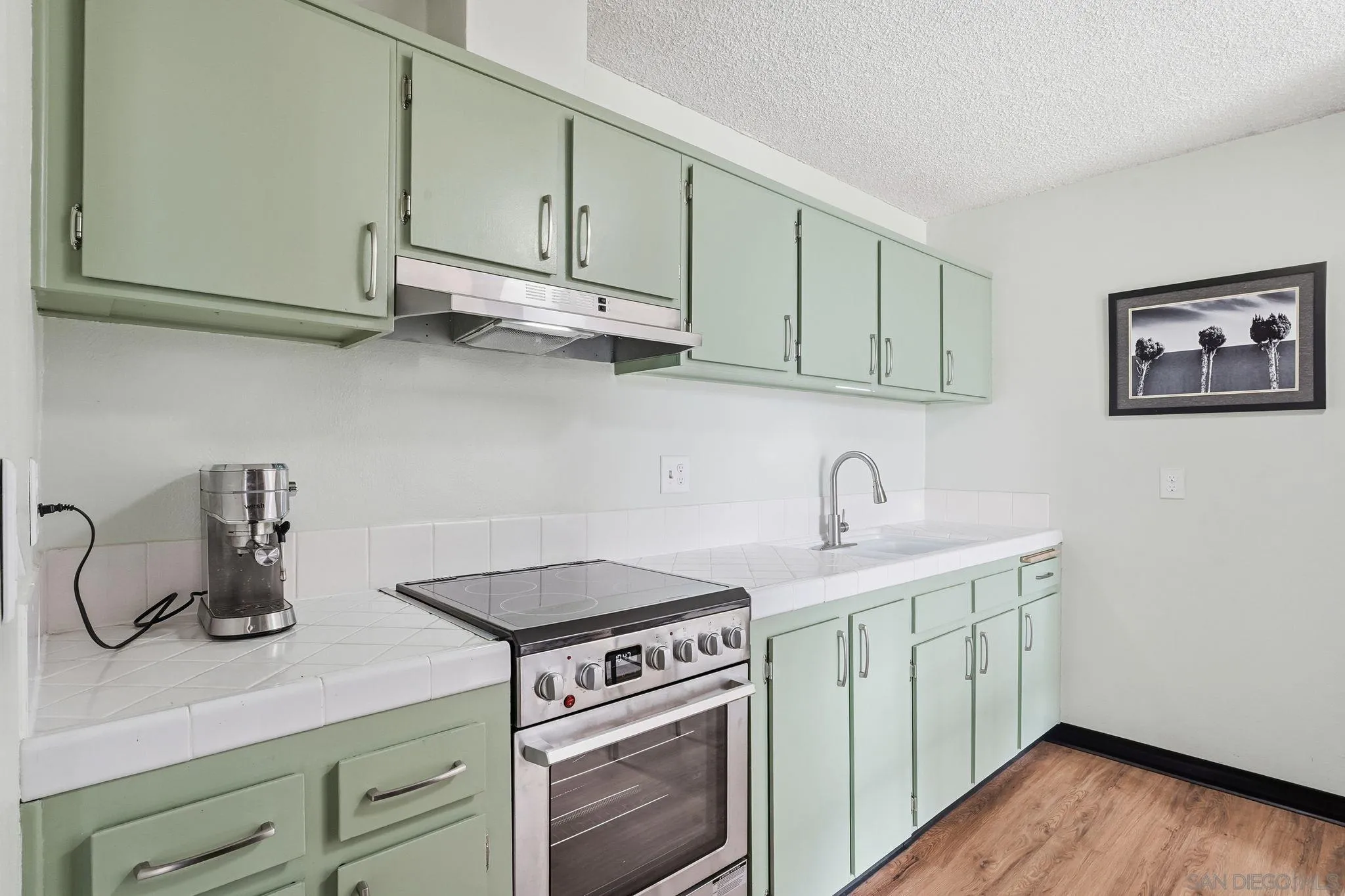 Photo #5: 260008857 Listing: Photo #5