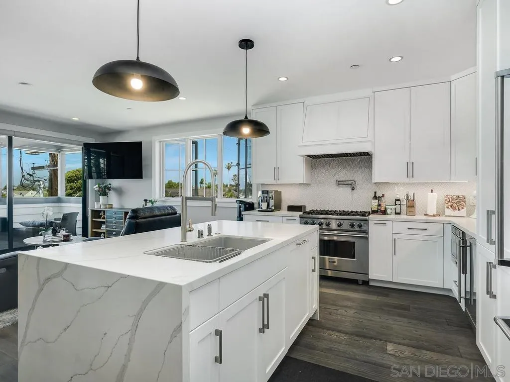 https://cdn.realtyfeed.com/cdn/127/260008861/33fda2120dbafd169edb4ab633cf3ce1.webp