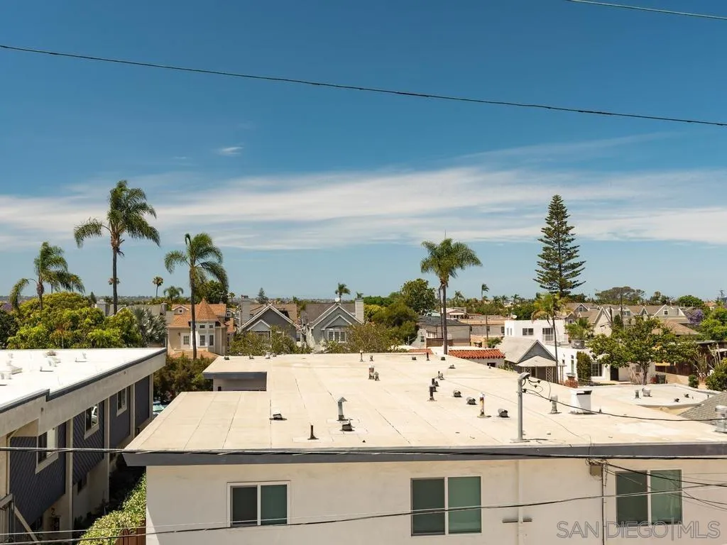 https://cdn.realtyfeed.com/cdn/127/260008861/57c626eeb65adf9701ec39f98beae1cc.webp