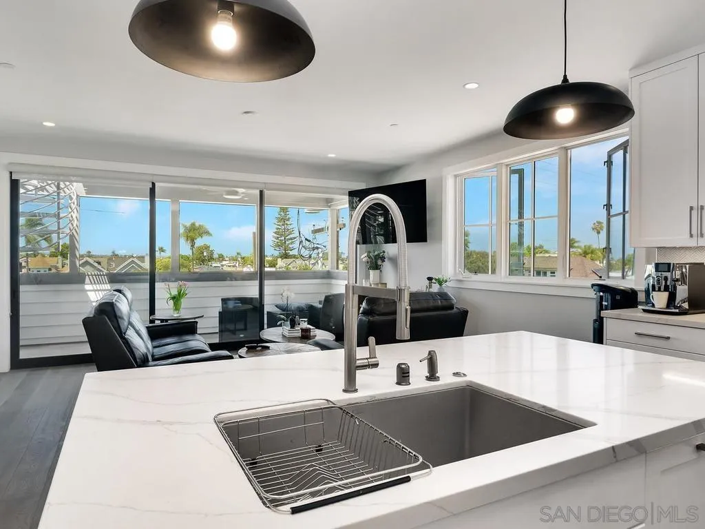https://cdn.realtyfeed.com/cdn/127/260008861/e1cb713fbc183e34d064e2909b412c55.webp
