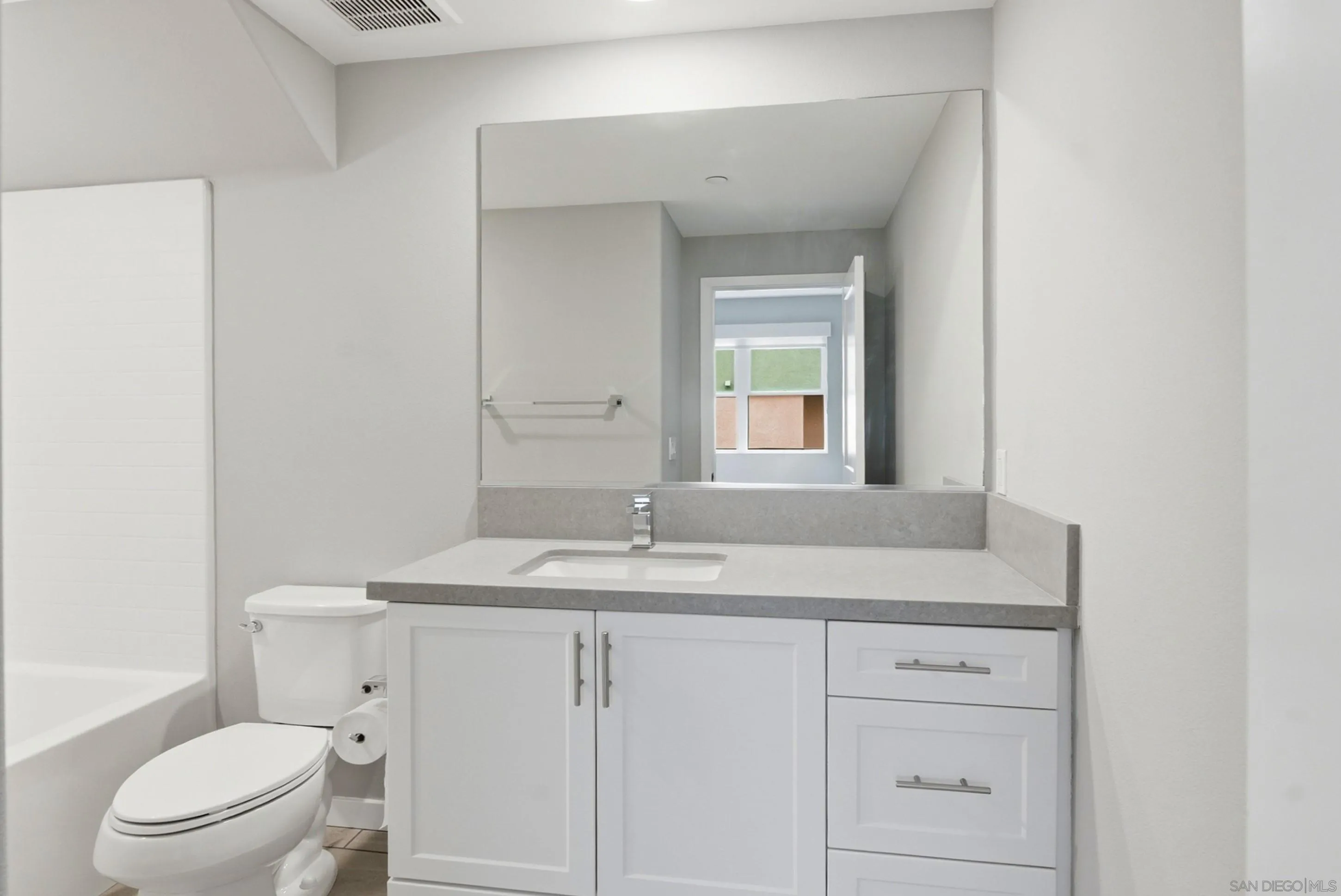 Photo #32: 260008867 Listing: Photo #32