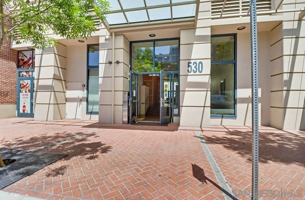 https://cdn.realtyfeed.com/cdn/127/260008868/435fa844c3394ef4ecbfe53ba36c740e.webp