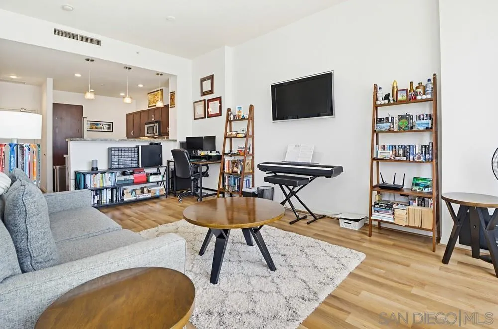 Photo #3: 260008868 Listing: Photo #3