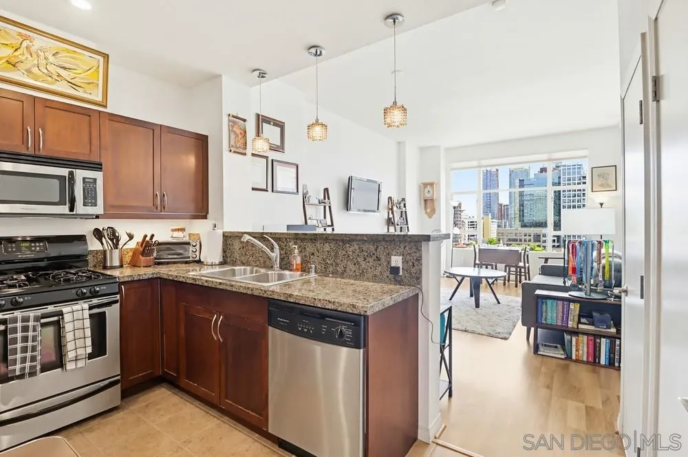 Photo #7: 260008868 Listing: Photo #7