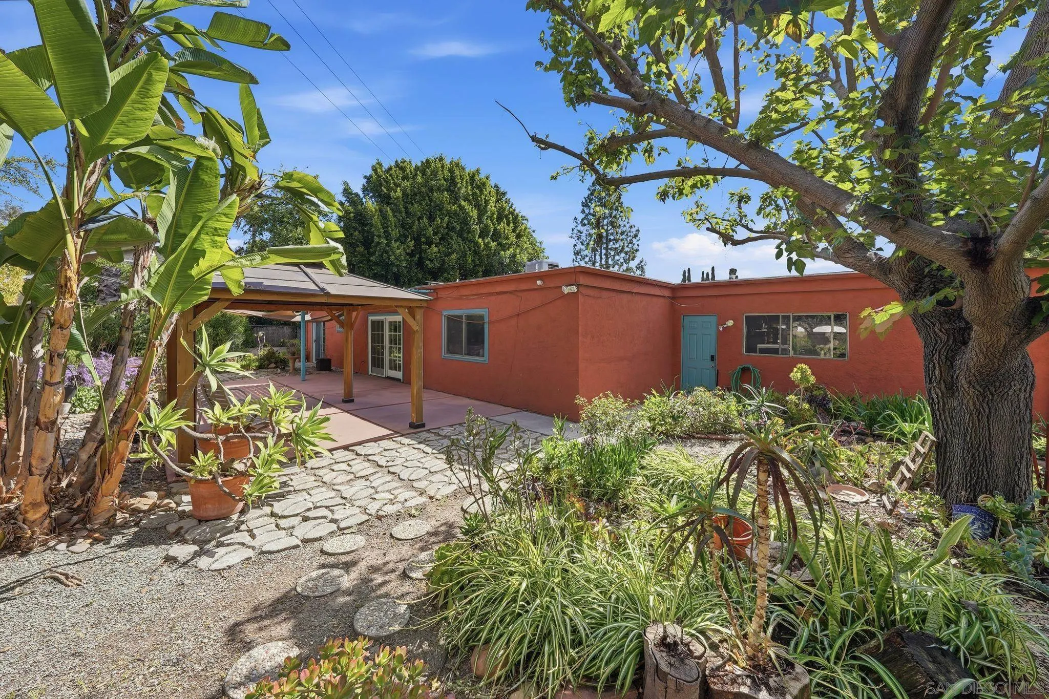 1760 Essex Street, El Cajon, CA, 92020