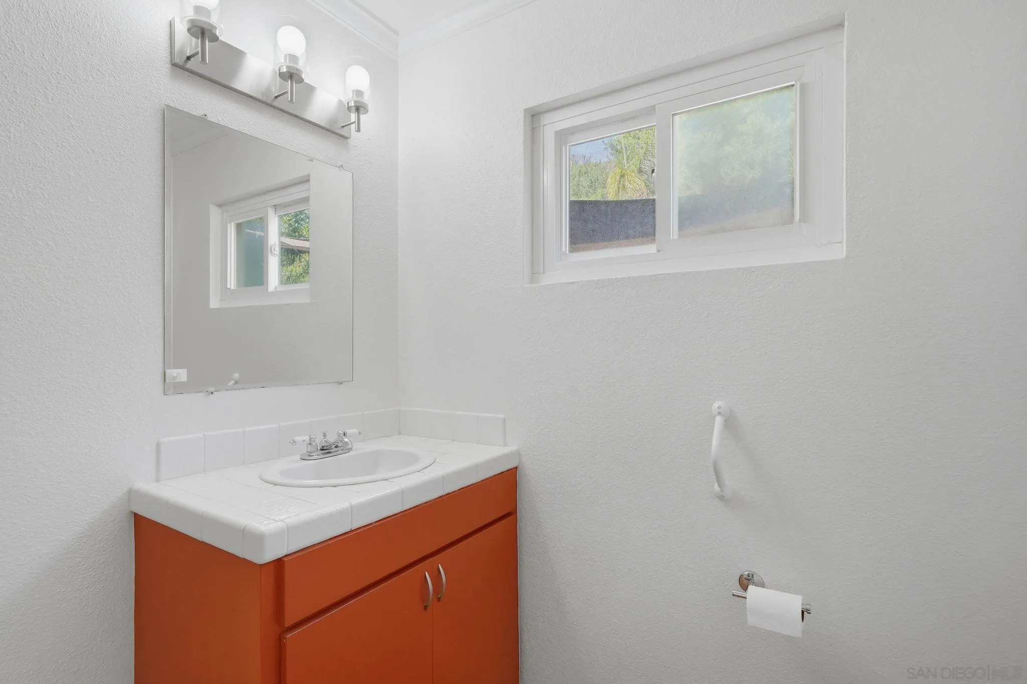1760 Essex Street, El Cajon, CA, 92020