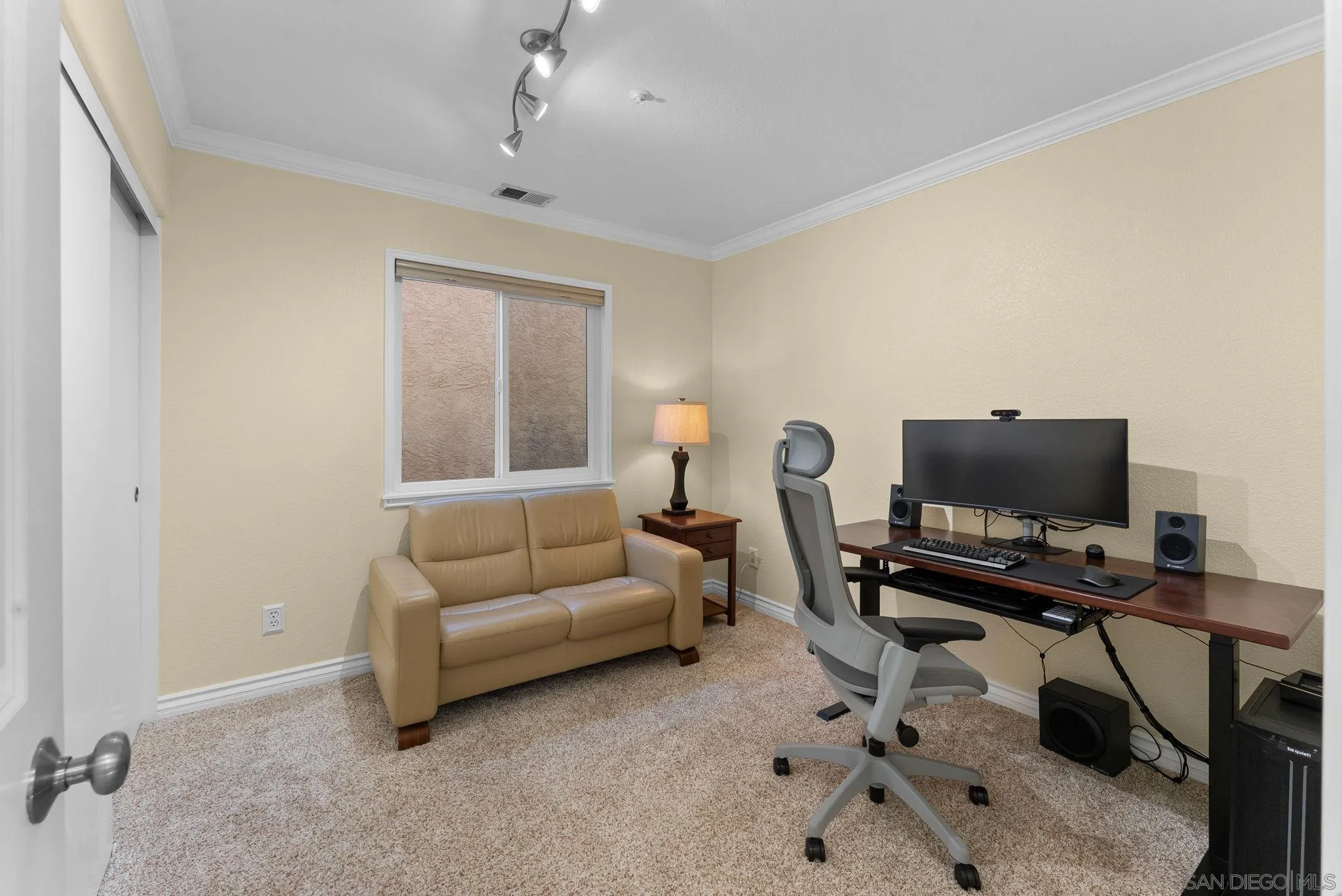 https://cdn.realtyfeed.com/cdn/127/260008880/5a1bf9d7b4a312bb9117c326e3013b4d.webp