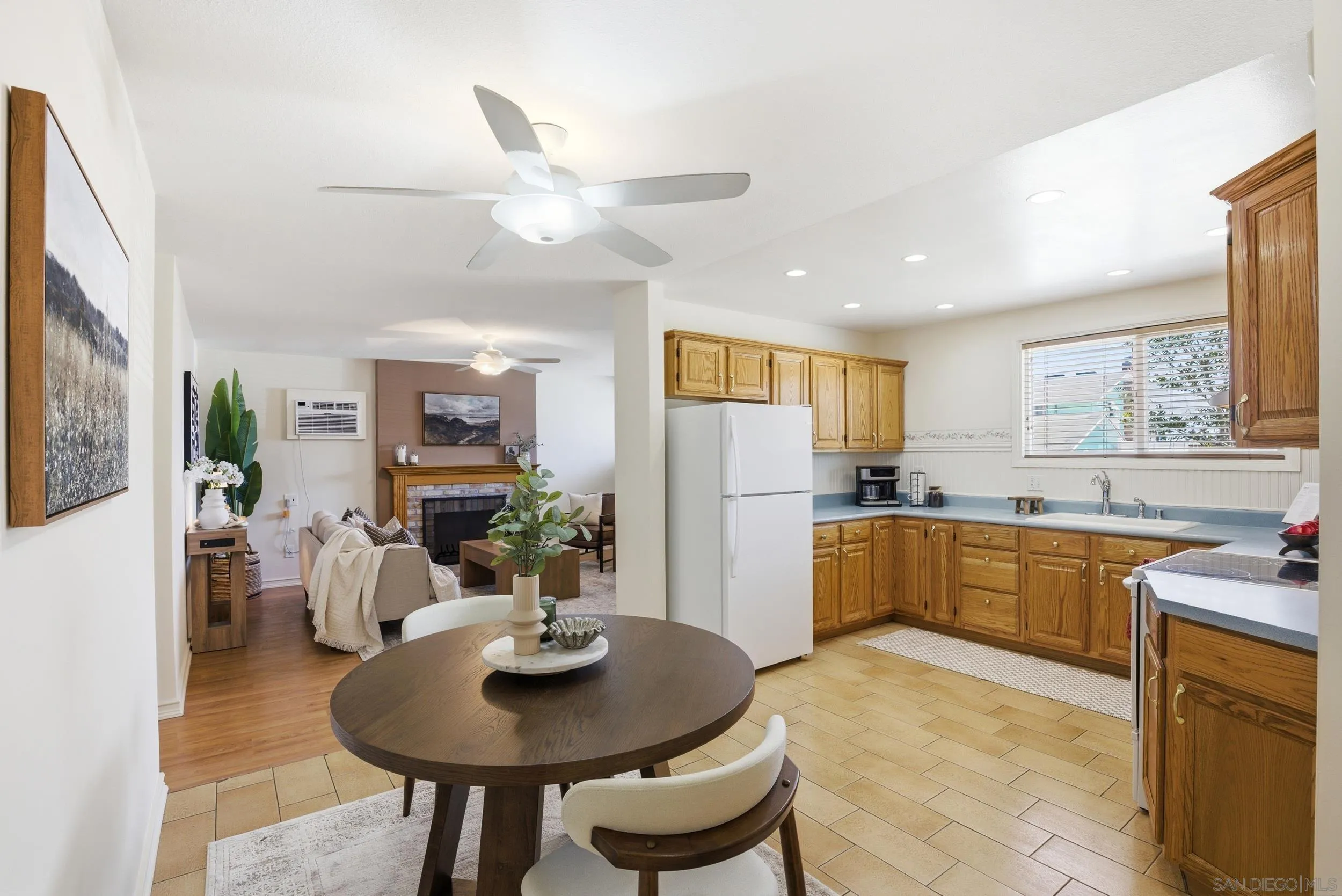 https://cdn.realtyfeed.com/cdn/127/260008883/128532119c534987ec32cca0bee7fc33.webp