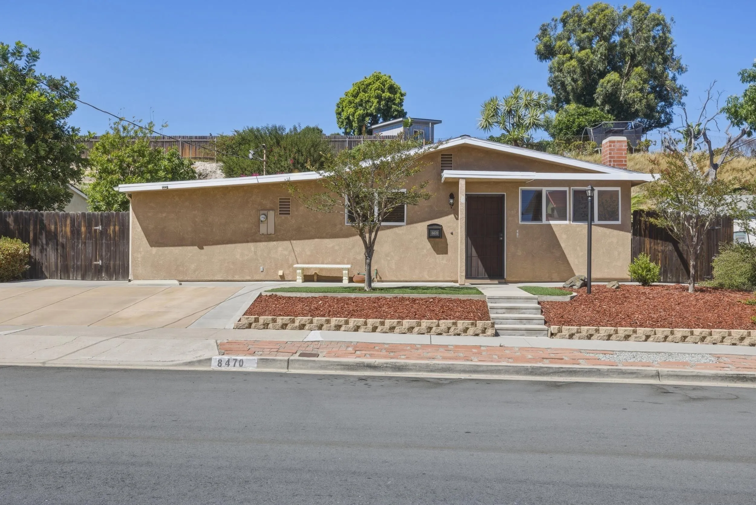 https://cdn.realtyfeed.com/cdn/127/260008883/3572254caab31484addd7463f1b93400.webp
