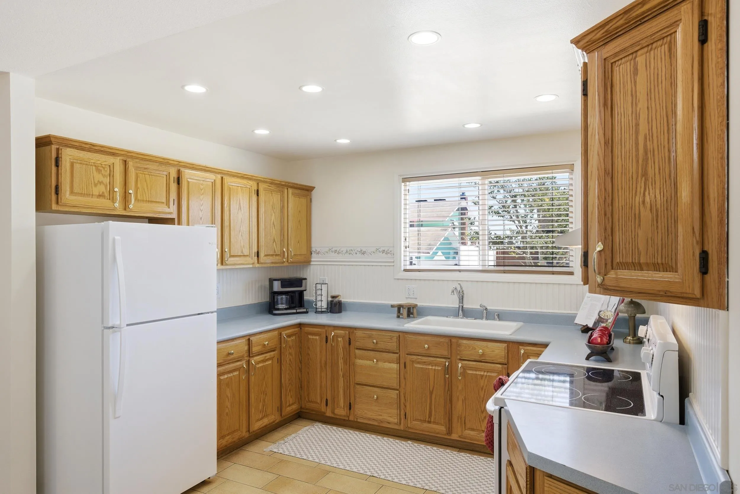 https://cdn.realtyfeed.com/cdn/127/260008883/99756e21c32db73eeafa872092611ac8.webp