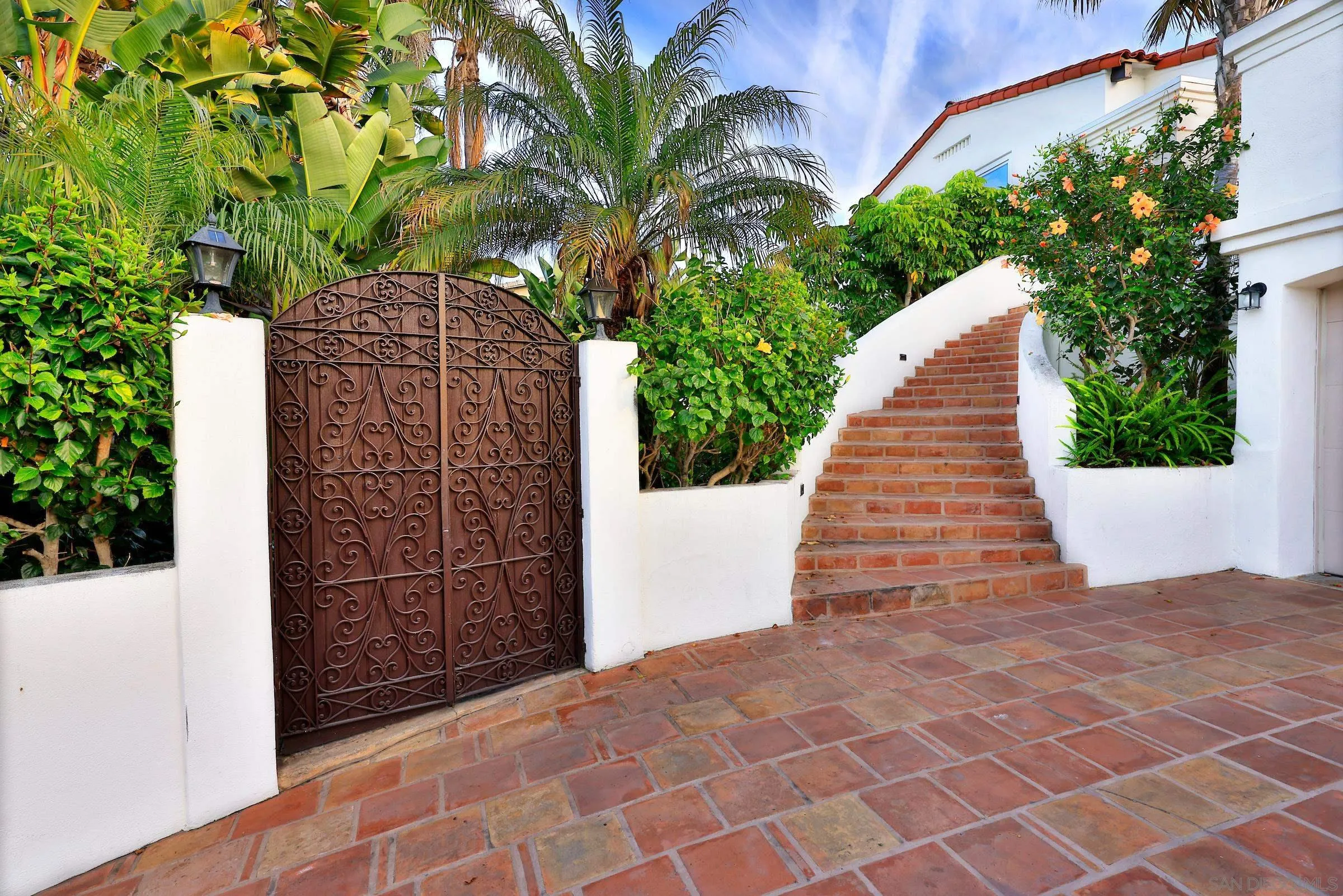 https://cdn.realtyfeed.com/cdn/127/260008884/732b629efb3fd33b3ab050185eeae818.webp