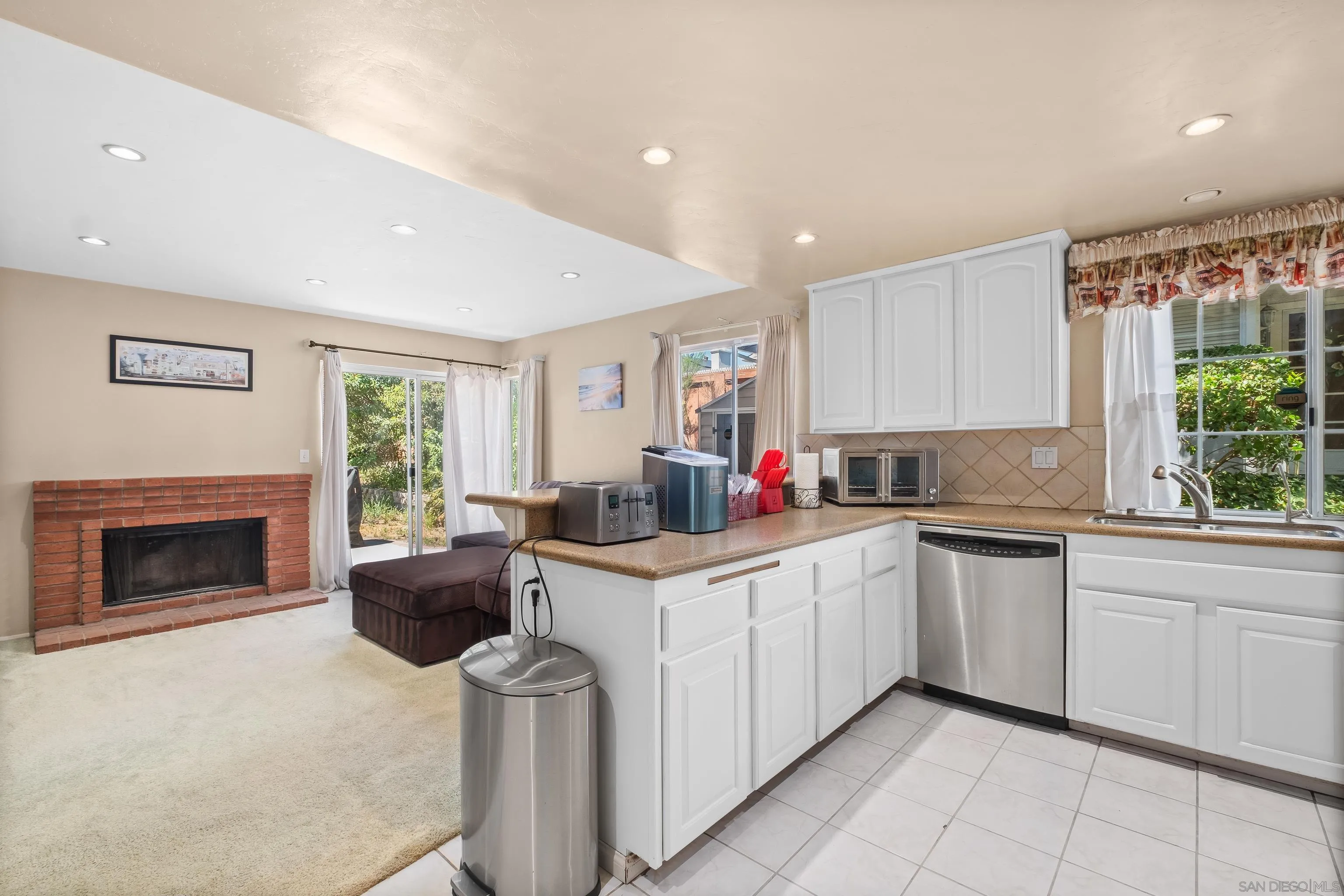 Photo #8: 260008888 Listing: Photo #8