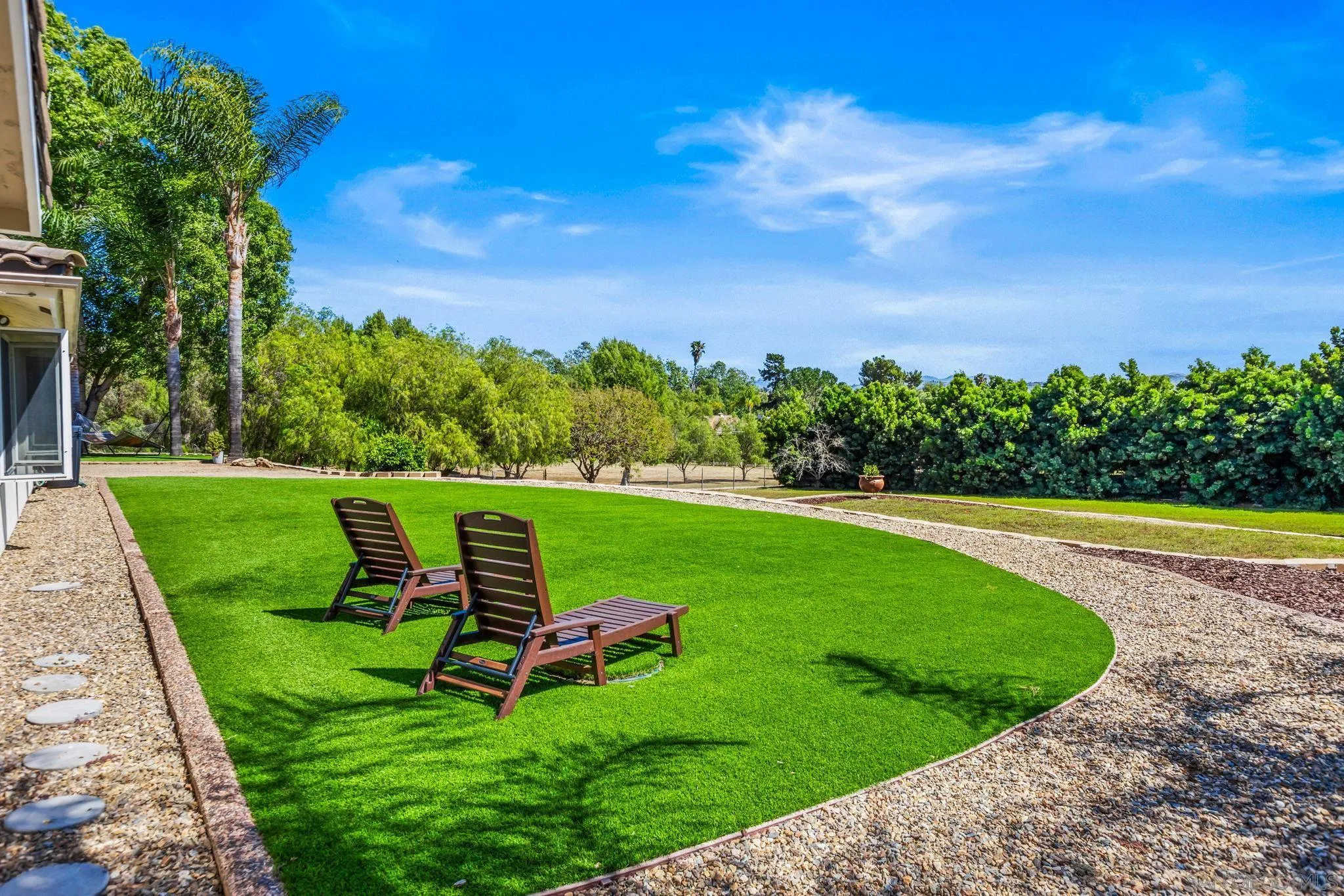 https://cdn.realtyfeed.com/cdn/127/260008890/60ca7219d8d45350faa34ba89cf590c0.webp