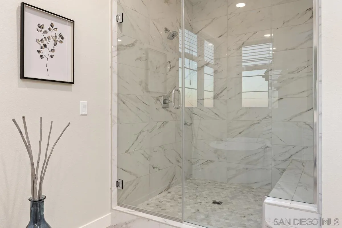 https://cdn.realtyfeed.com/cdn/127/260008897/36842f6045b9c69ff7598bd4938a1e27.webp