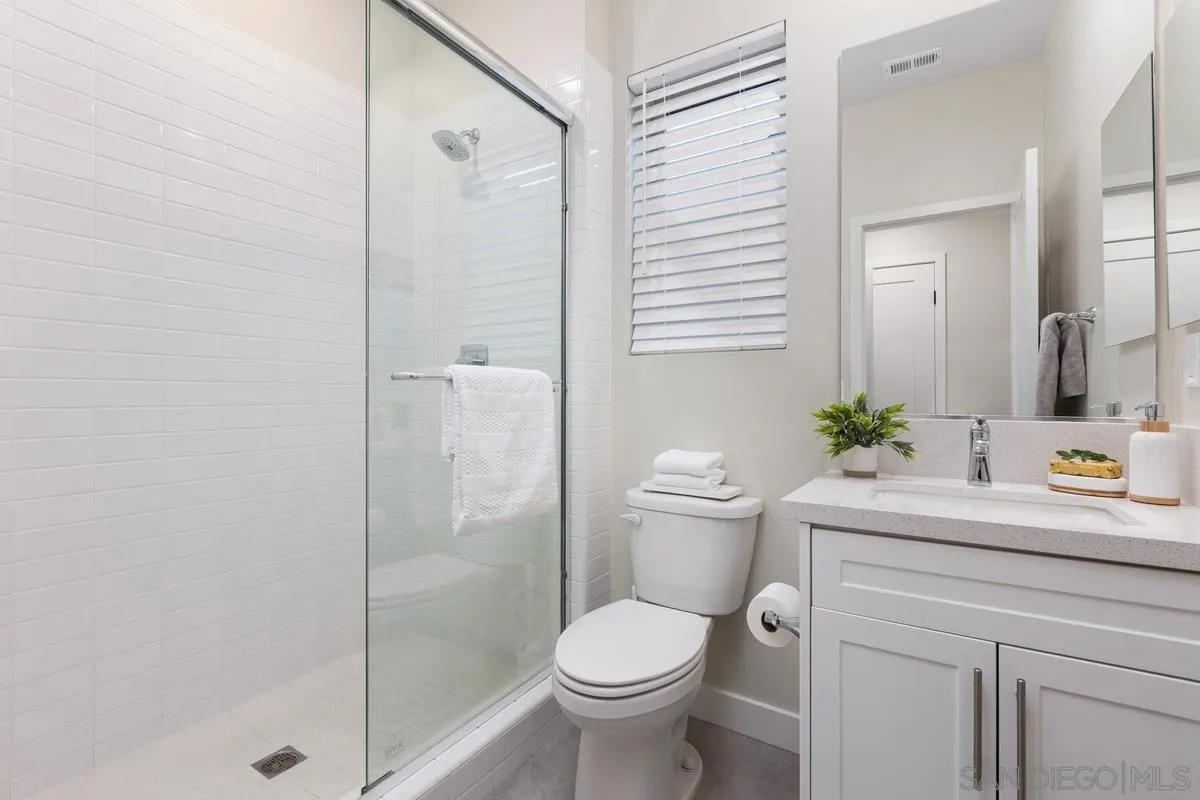 https://cdn.realtyfeed.com/cdn/127/260008897/5defeda24f68a544bdae47ff8aecd7ae.webp
