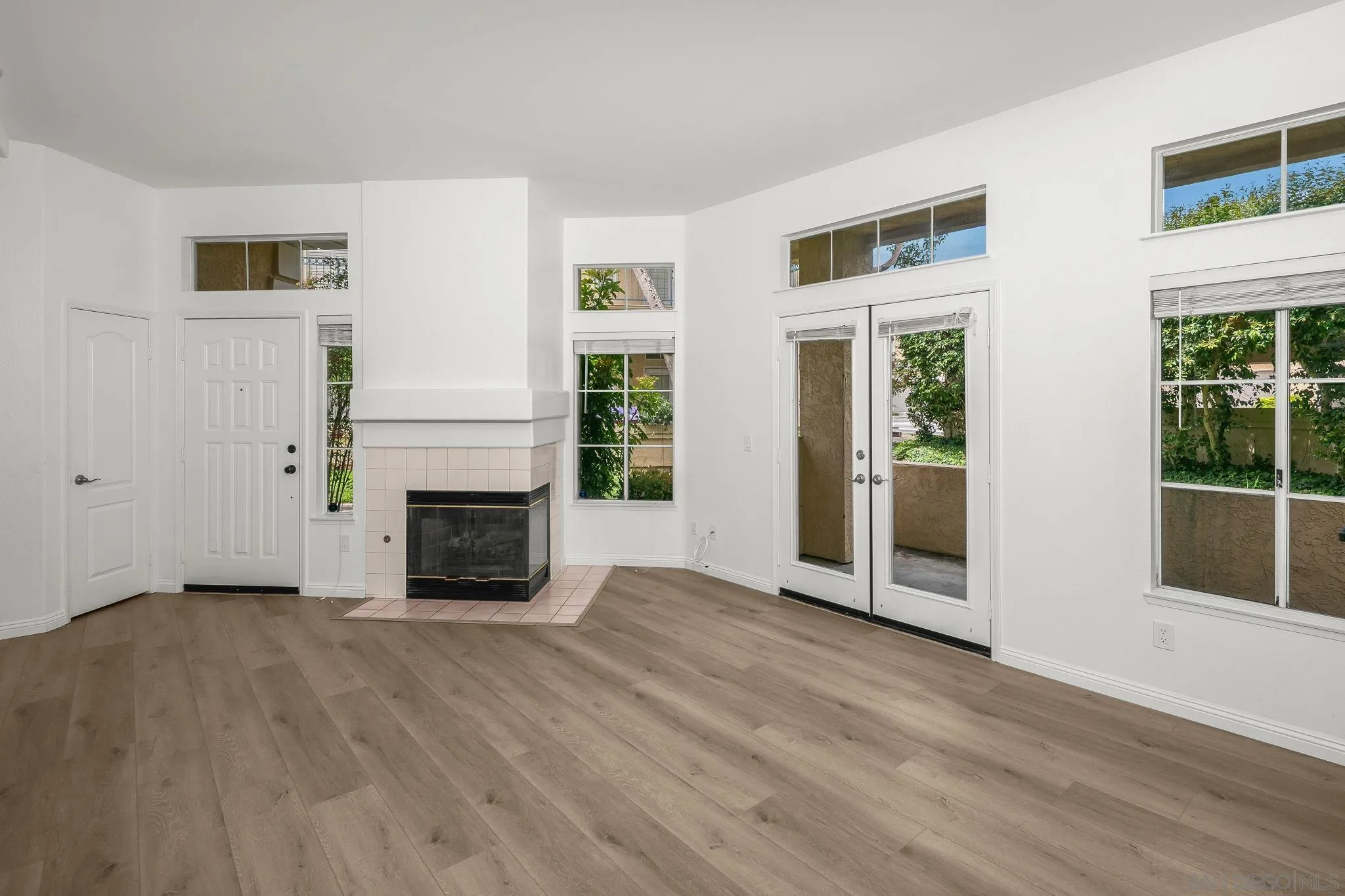 Photo #8: 260008898 Listing: Photo #8