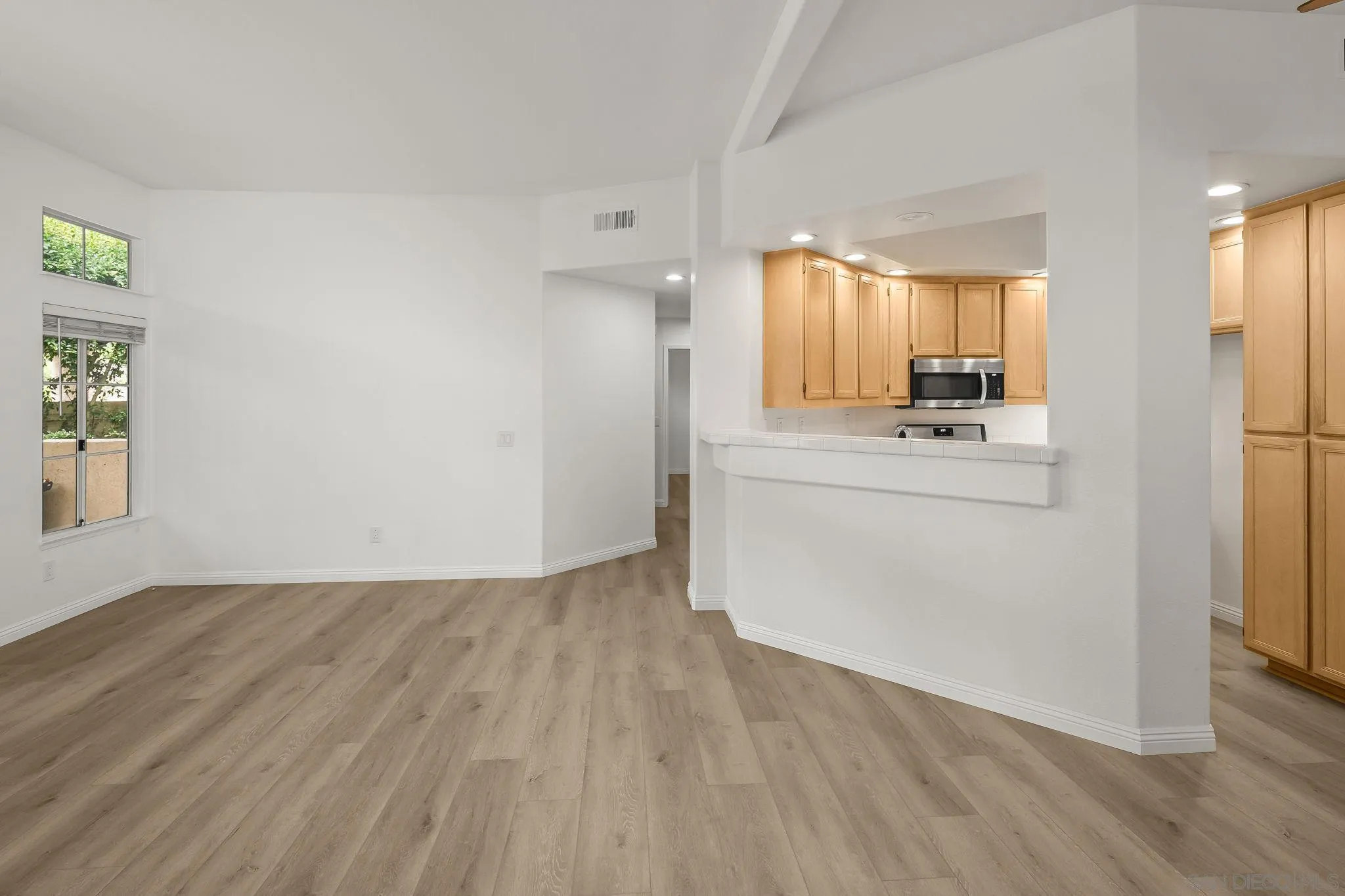 Photo #11: 260008898 Listing: Photo #11