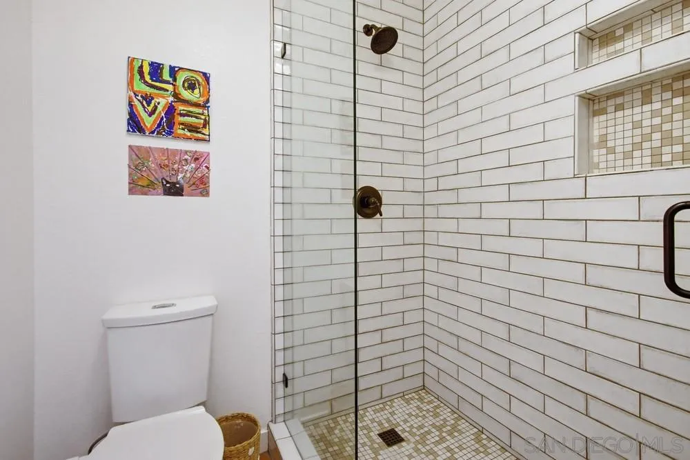 https://cdn.realtyfeed.com/cdn/127/260008902/f07430401c308786d1dc1313bc32ae03.webp