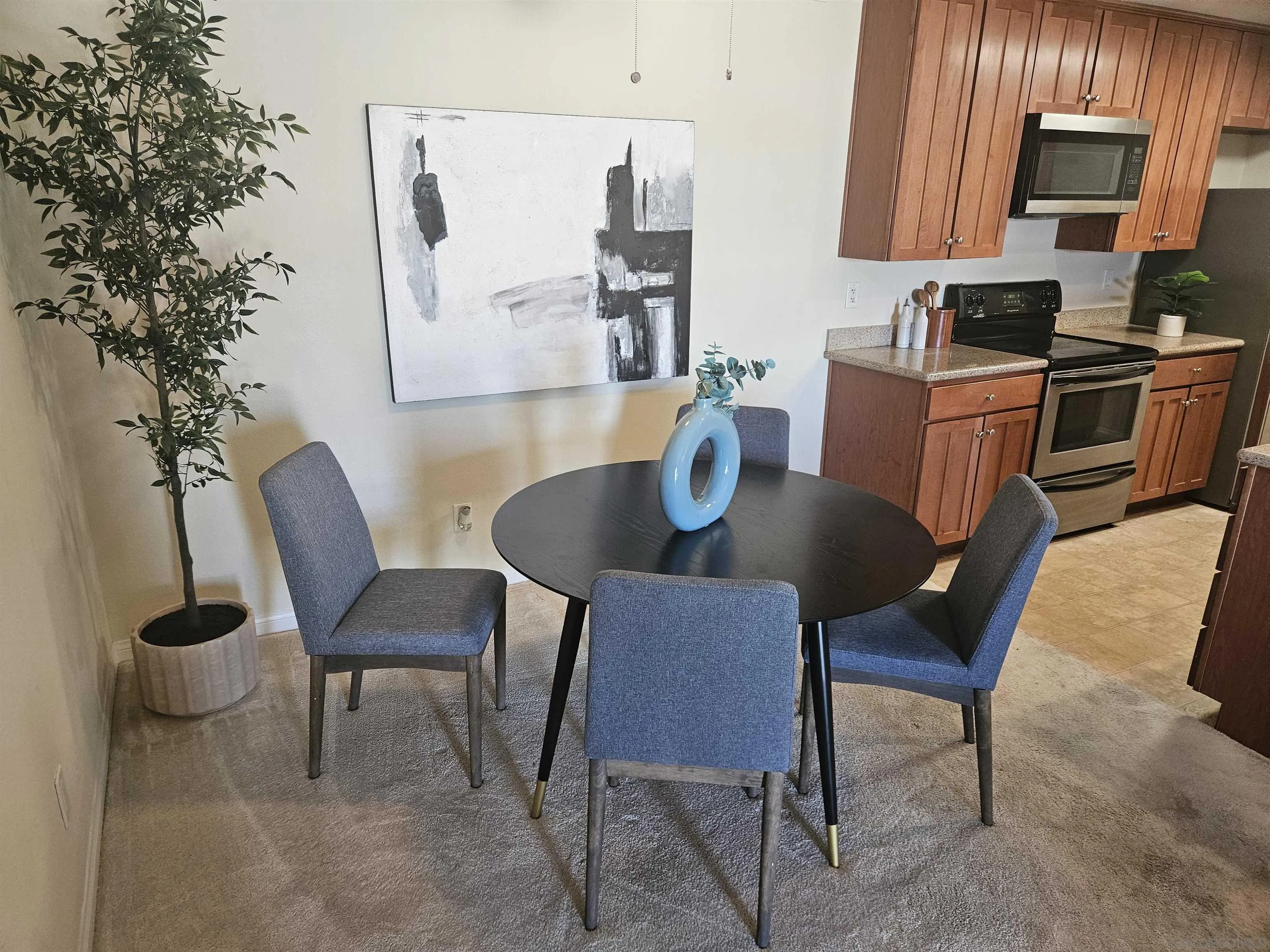 Photo #3: 260008903 Listing: Photo #3