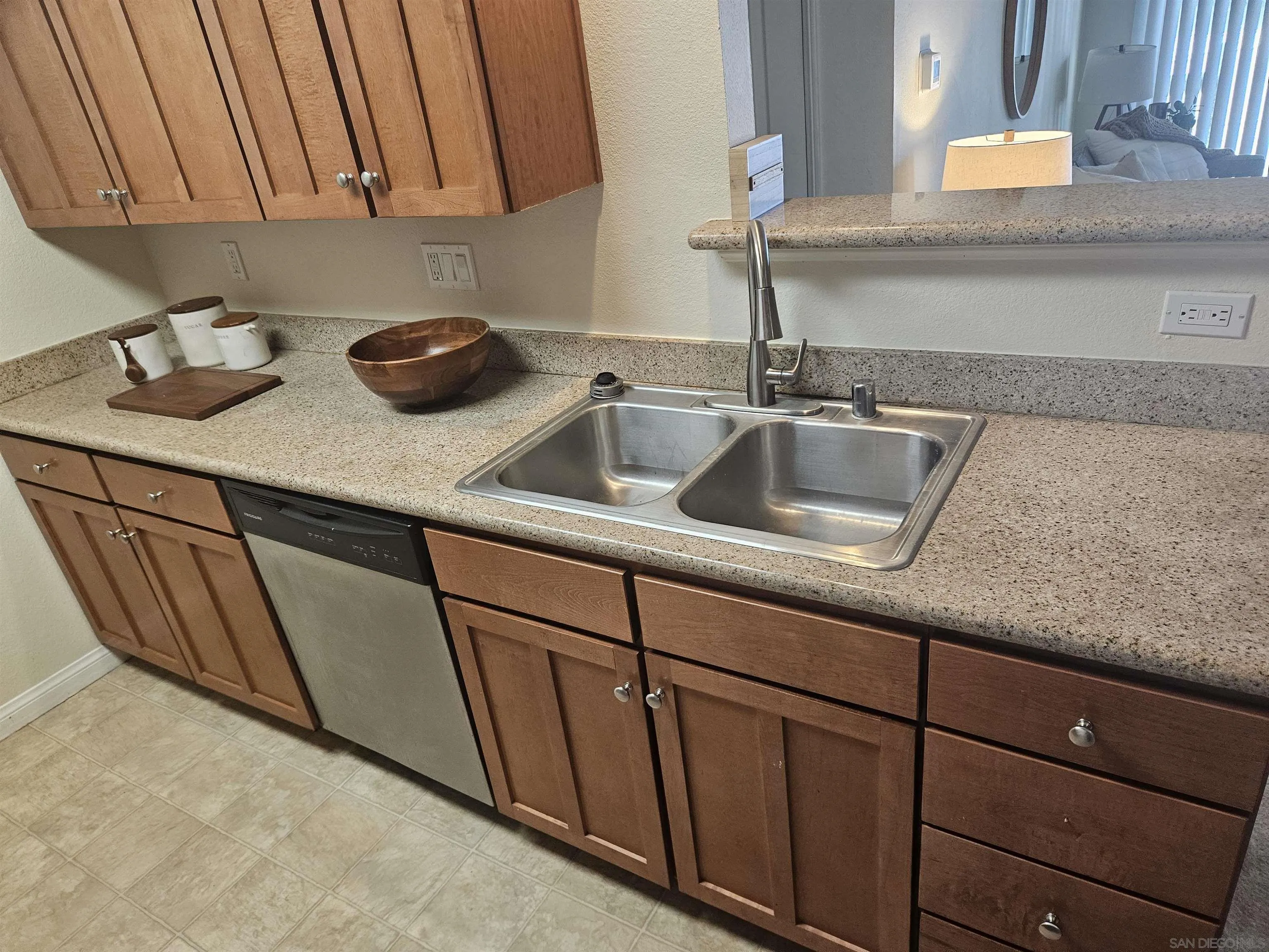 Photo #7: 260008903 Listing: Photo #7