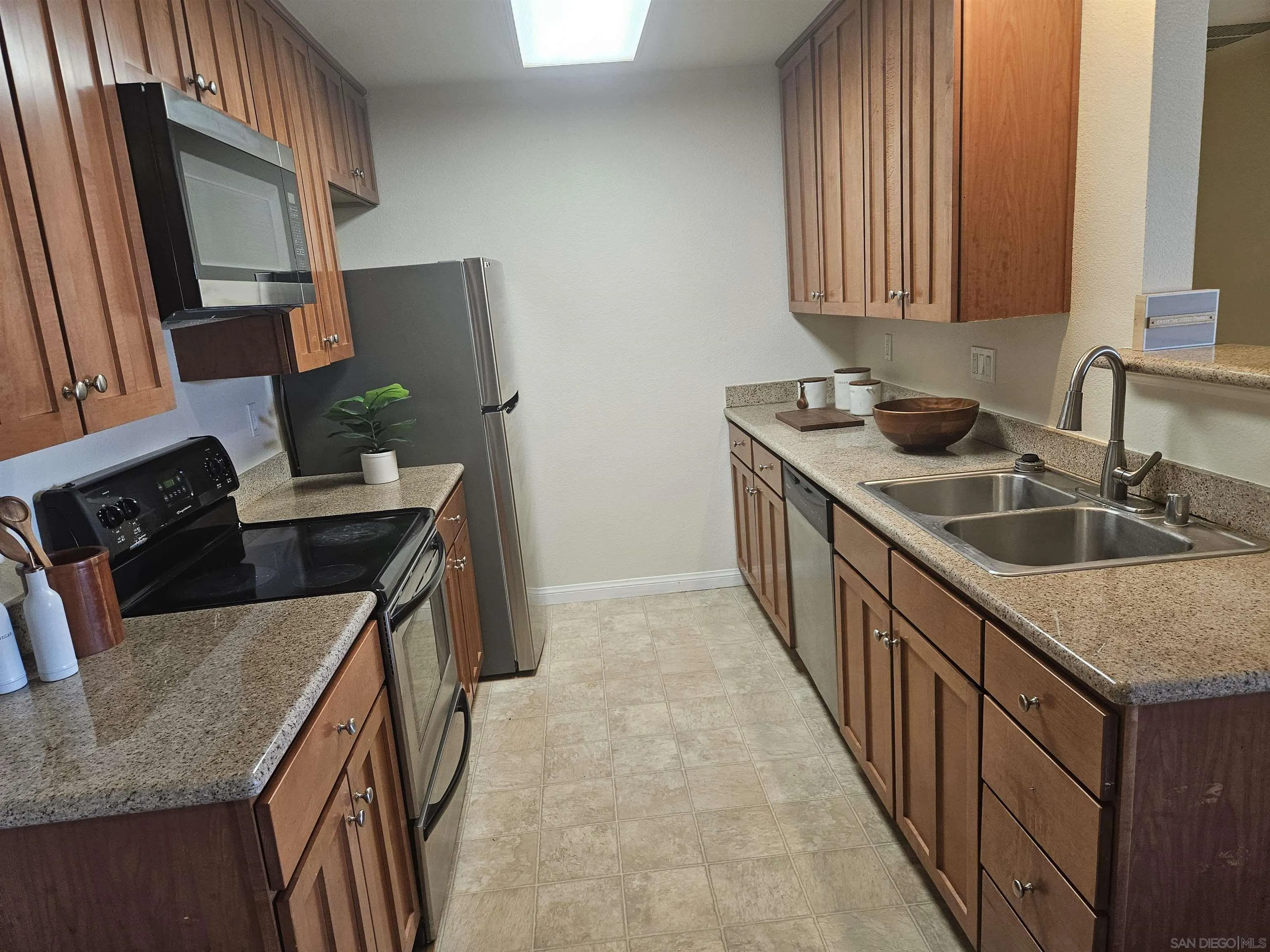 Photo #5: 260008903 Listing: Photo #5