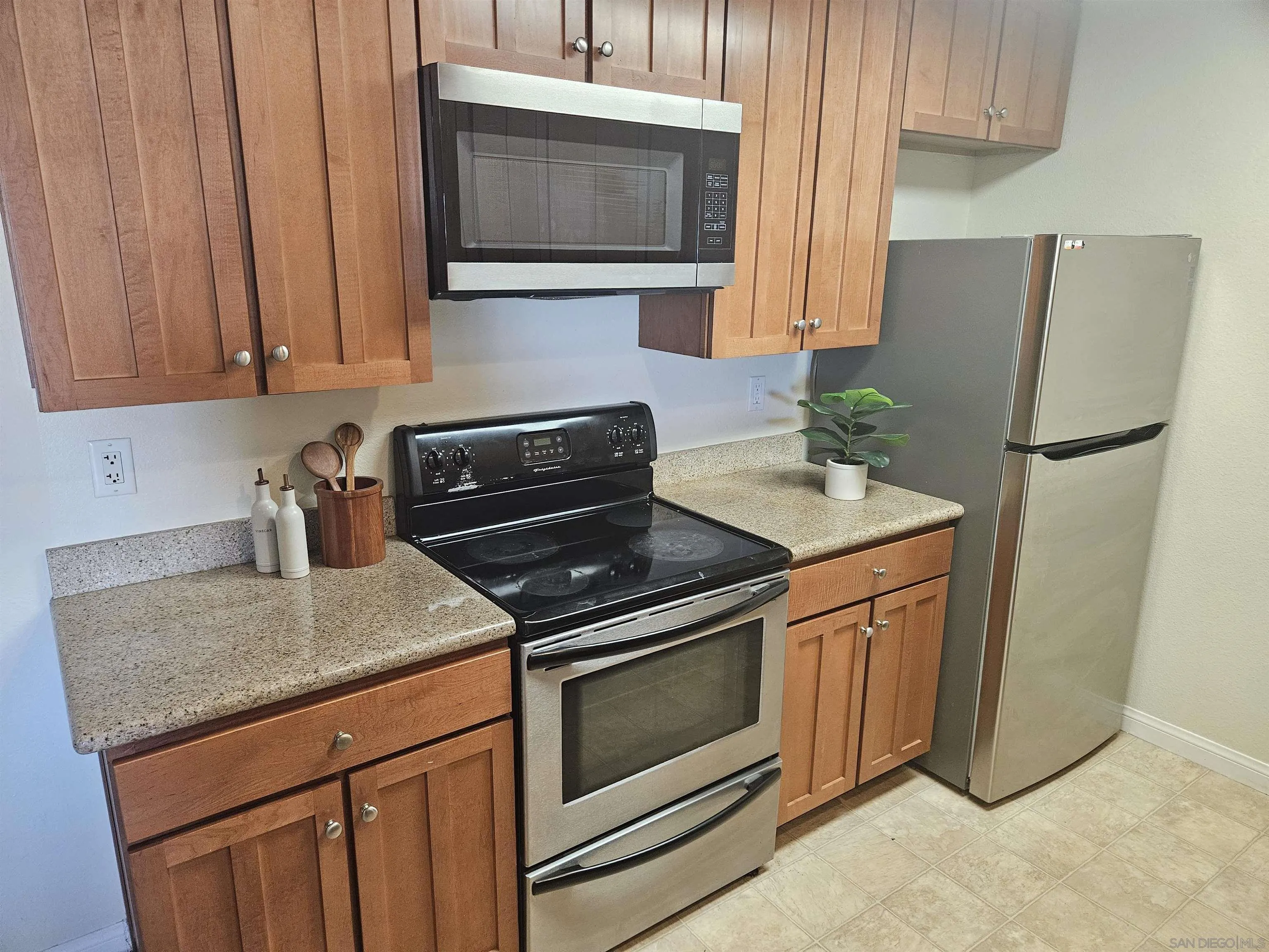 Photo #8: 260008903 Listing: Photo #8