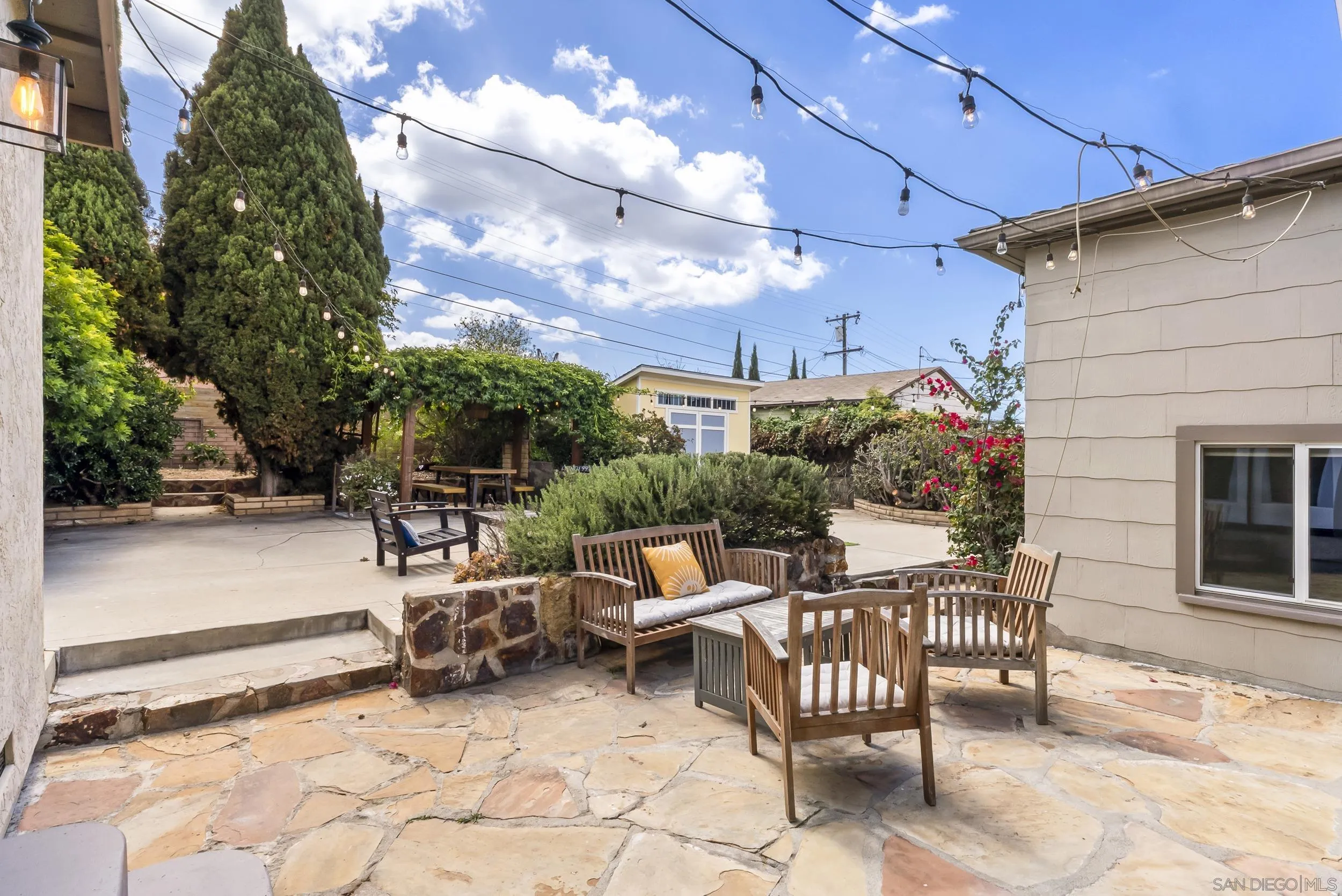 https://cdn.realtyfeed.com/cdn/127/260008907/2363831806d3db973d92b22c223ceba9.webp