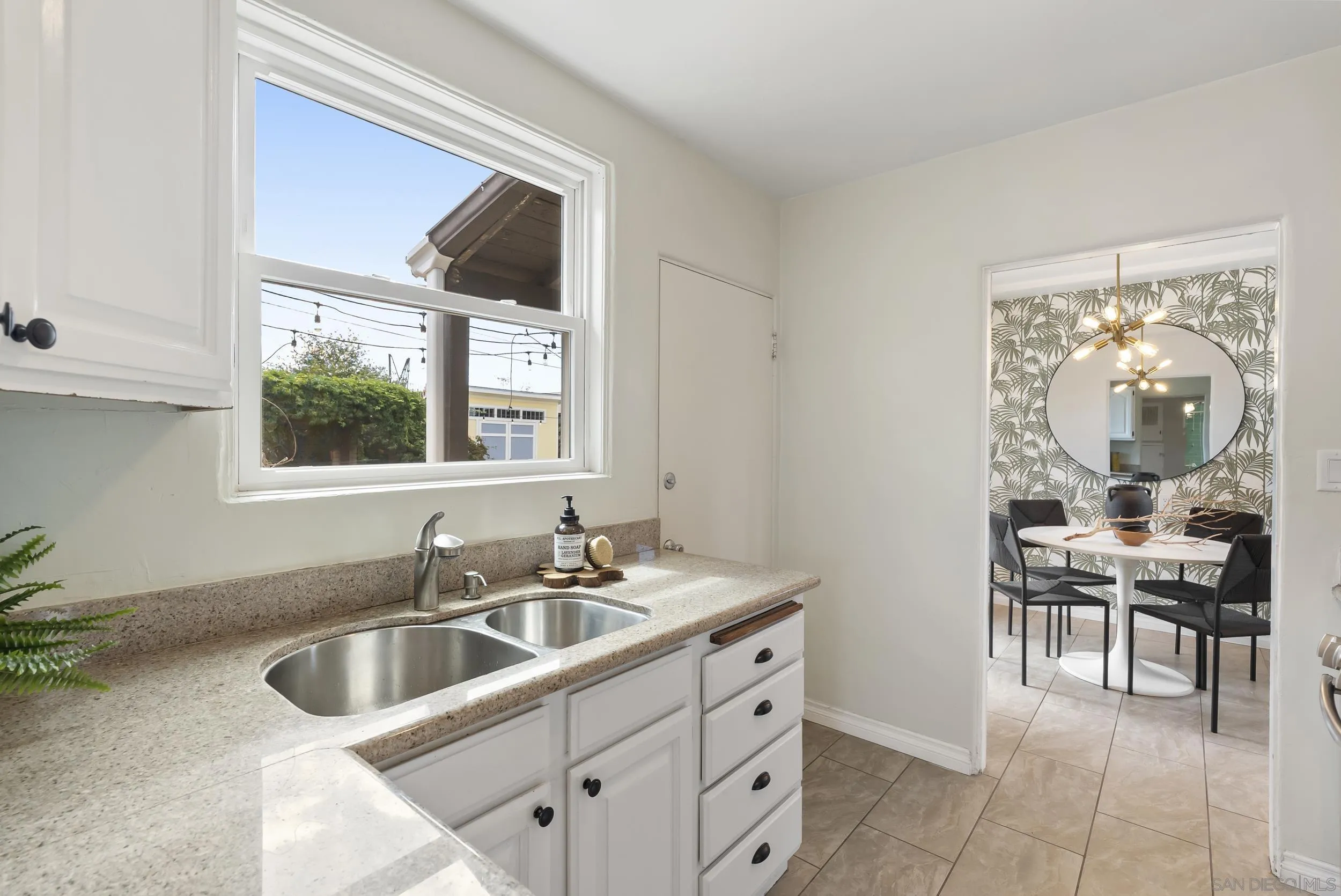 https://cdn.realtyfeed.com/cdn/127/260008907/27f6438f3761c0d9ea5cab60a5aef324.webp