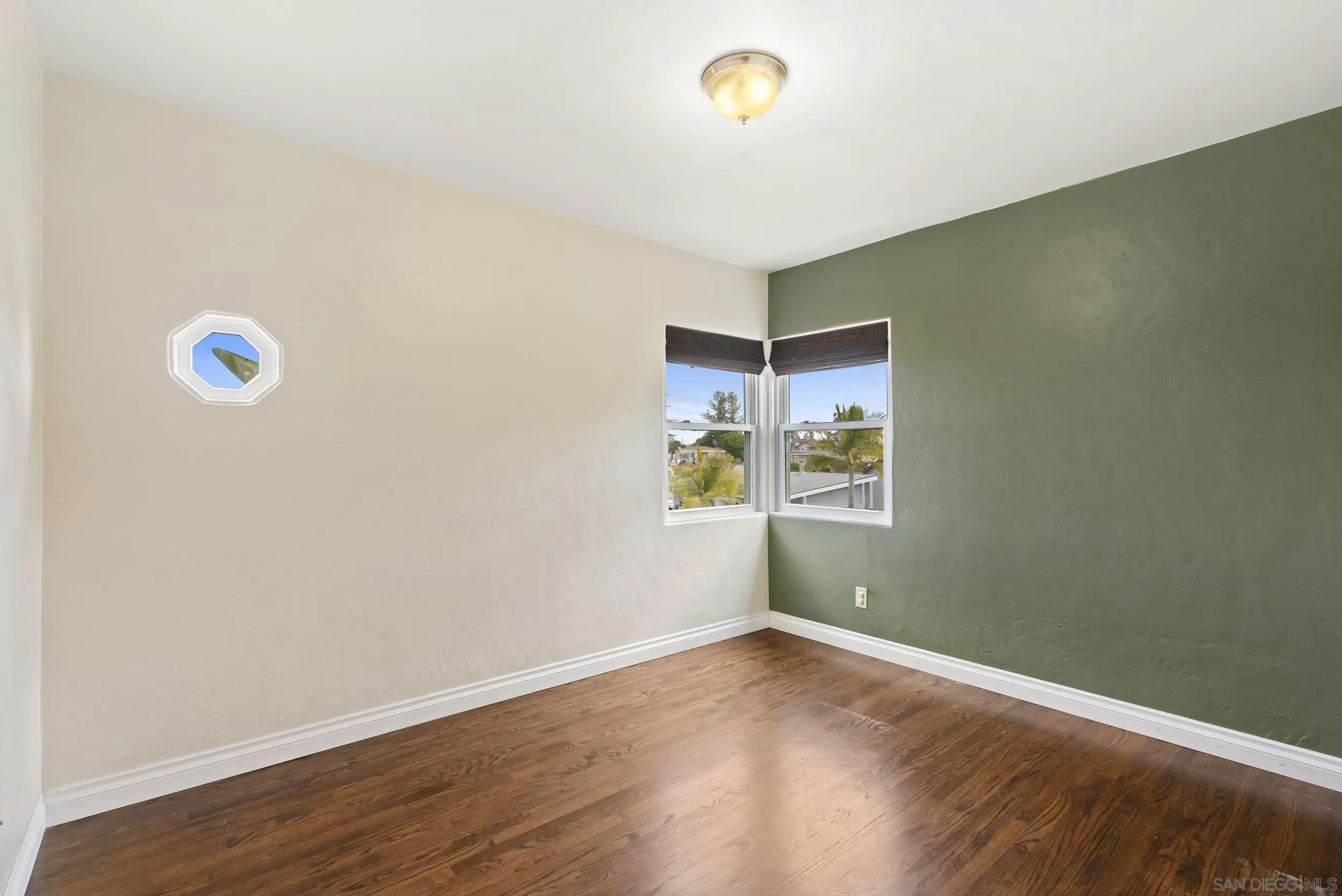 https://cdn.realtyfeed.com/cdn/127/260008907/521af449465d5462ca3afc7ef95eee0b.webp