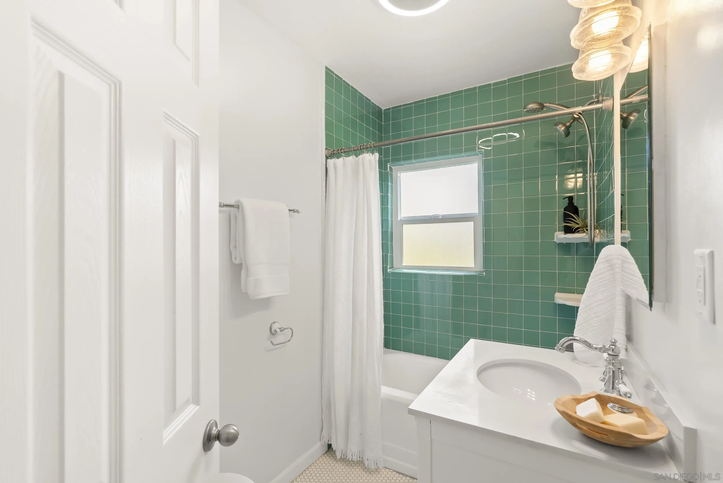 https://cdn.realtyfeed.com/cdn/127/260008907/86a60608adcb898a03b37763f3b00f3f.webp