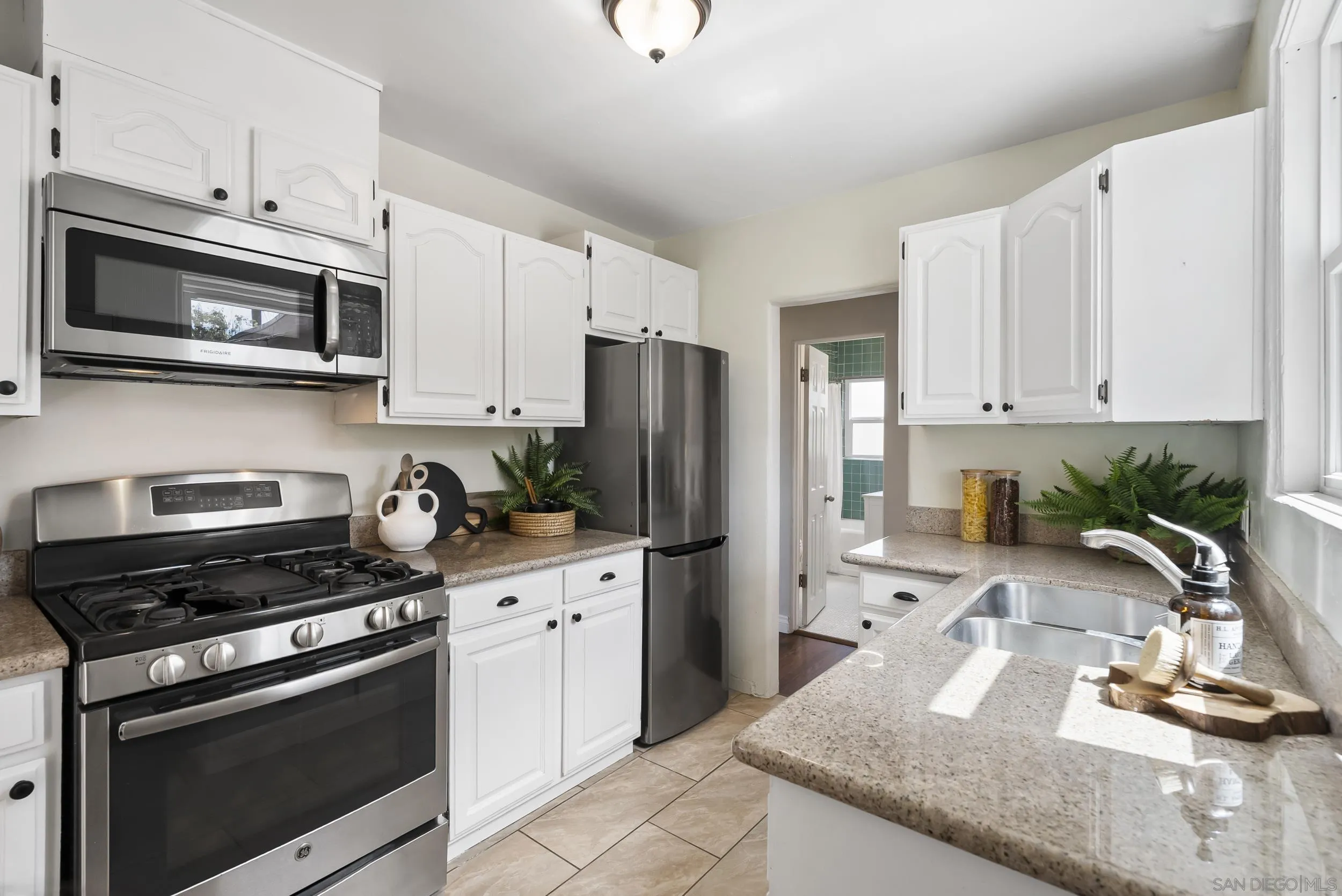 https://cdn.realtyfeed.com/cdn/127/260008907/bfef4f125e78a92461931bae039815cc.webp