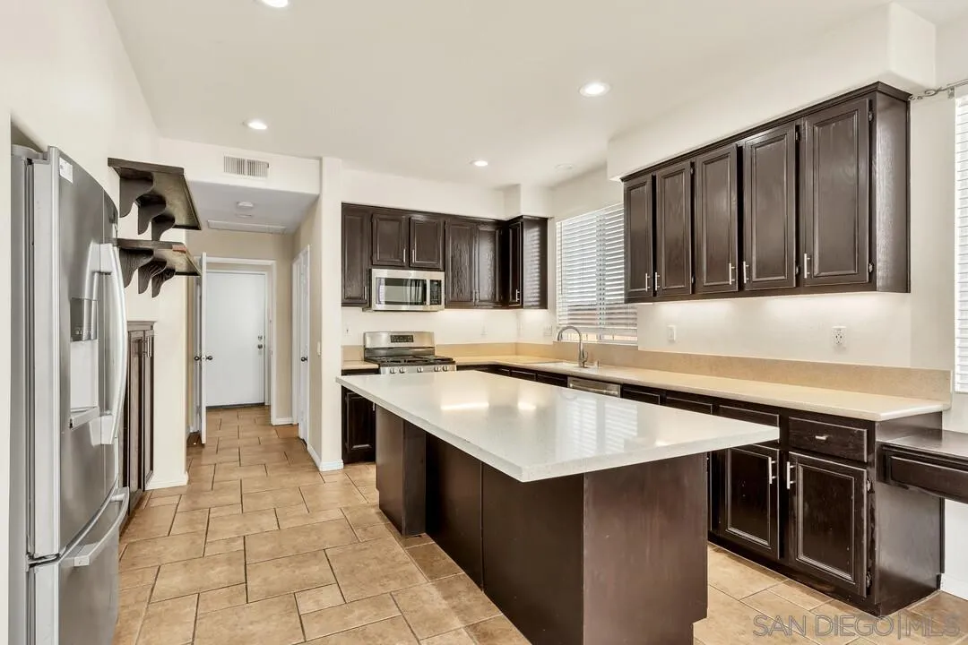 https://cdn.realtyfeed.com/cdn/127/260008915/b20ec942819c346800c8d62e4a550222.webp