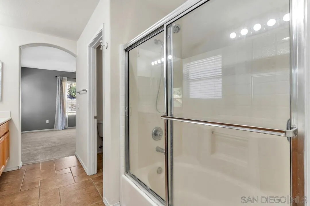 https://cdn.realtyfeed.com/cdn/127/260008915/c9abd7987eec342fd58807f441544b50.webp