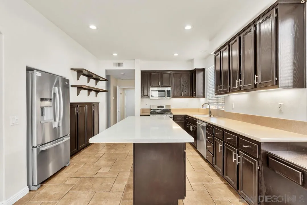 https://cdn.realtyfeed.com/cdn/127/260008915/c9bca24af6948b96851b114b8071f914.webp