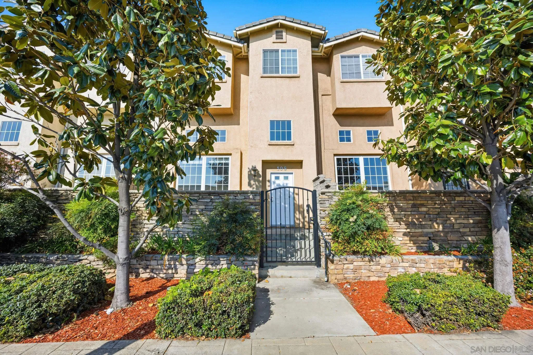 Photo #1: 260008922 Listing: Photo #1