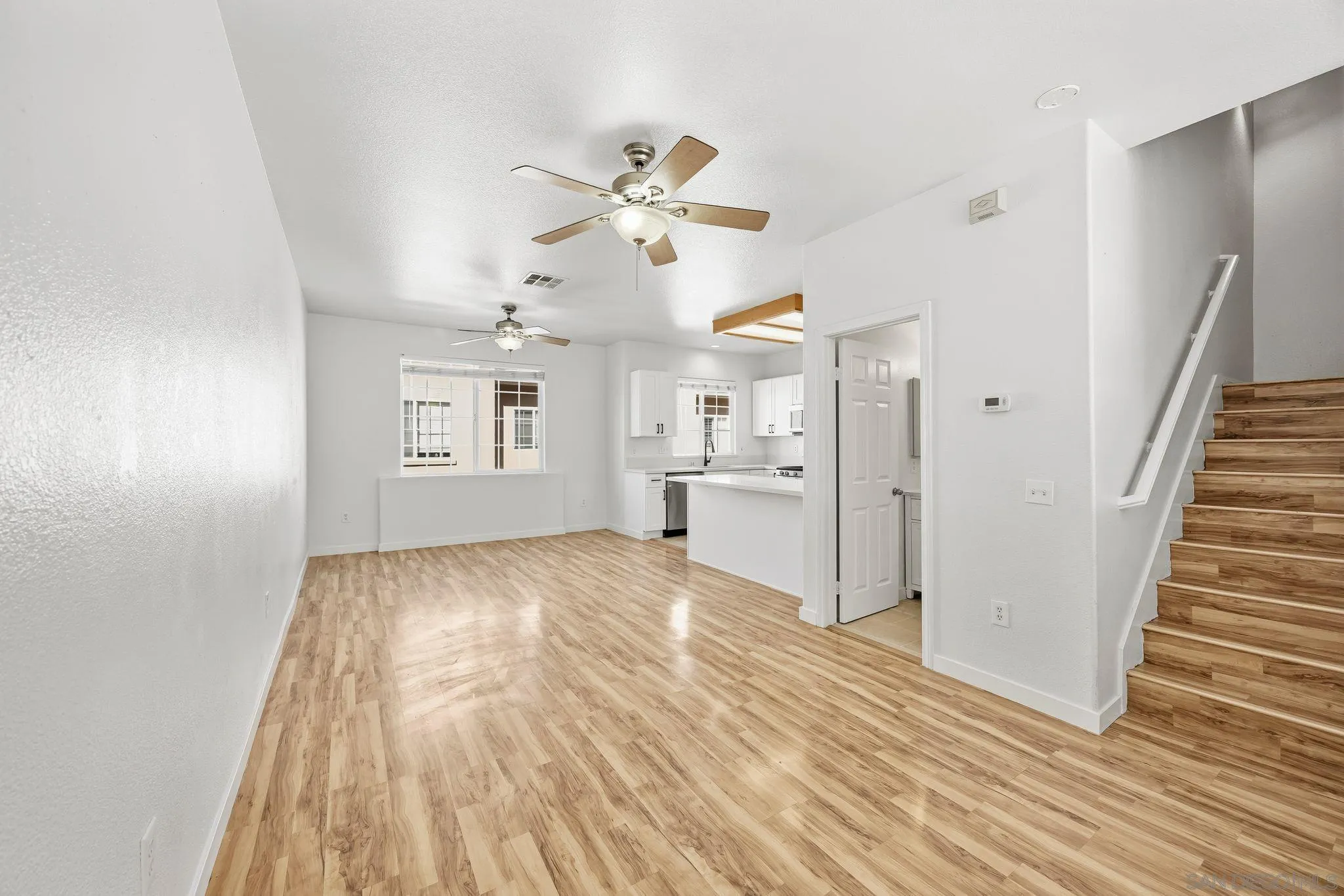 Photo #5: 260008922 Listing: Photo #5