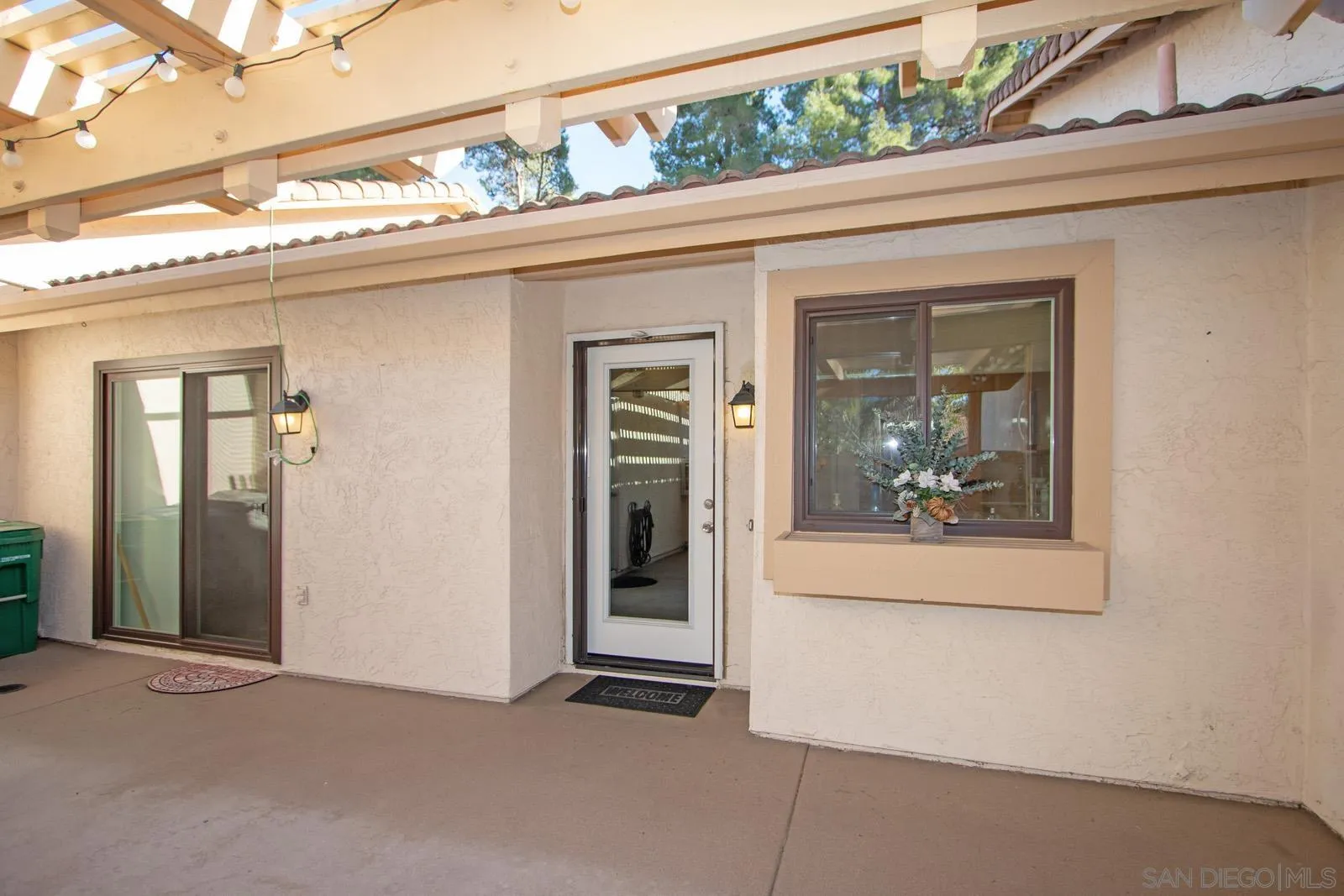 Photo #4: 260008928 Listing: Photo #4