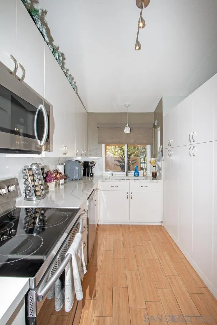 Photo #6: 260008928 Listing: Photo #6