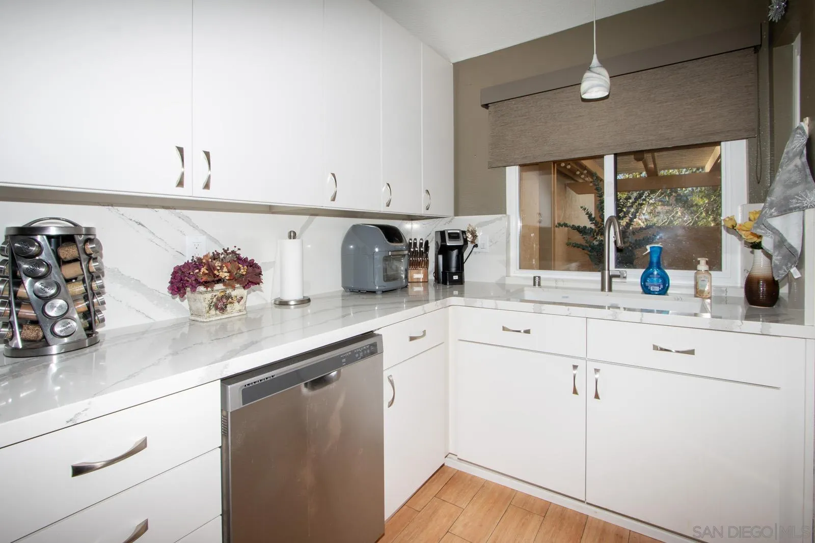 Photo #9: 260008928 Listing: Photo #9