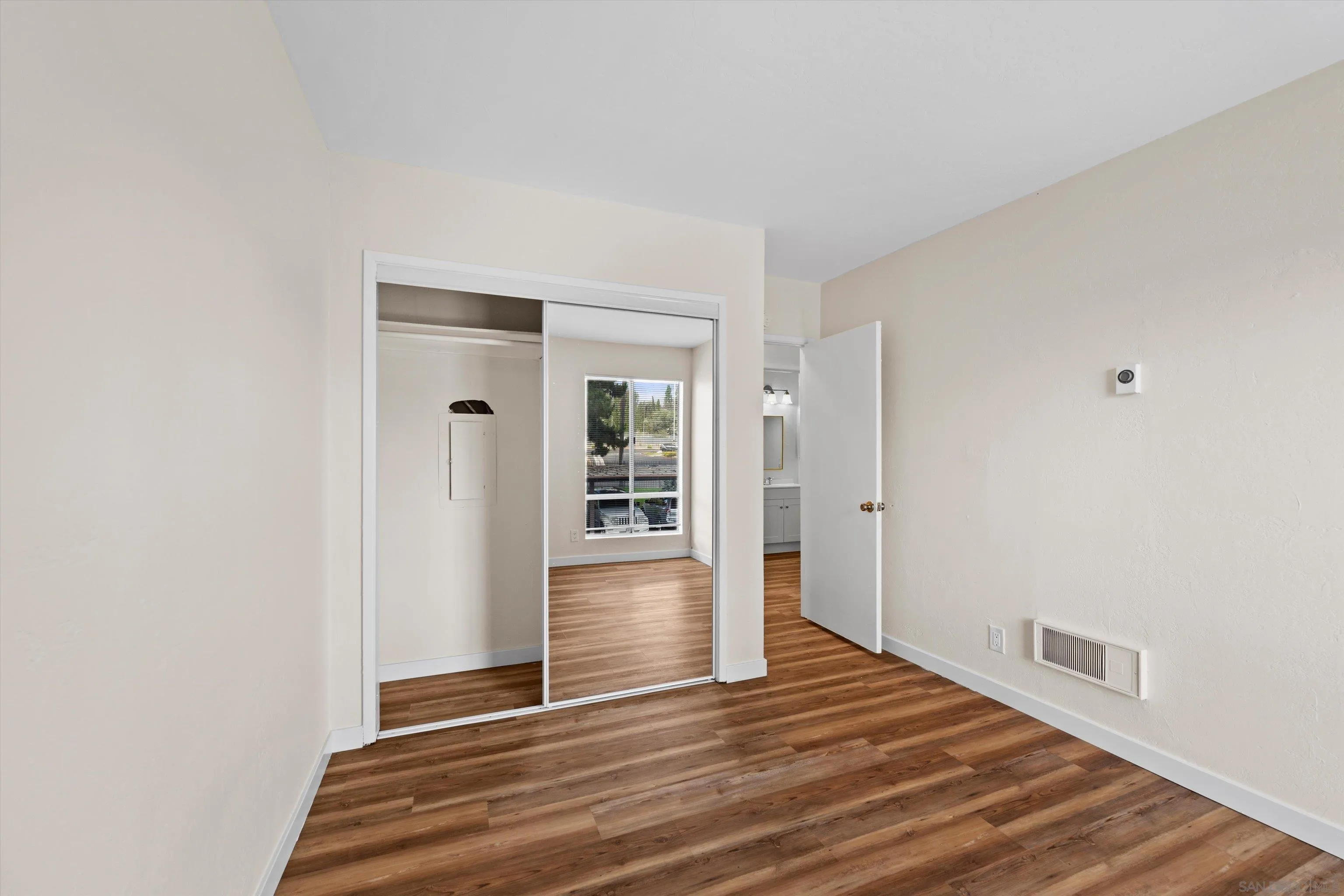 Photo #23: 260008929 Listing: Photo #23