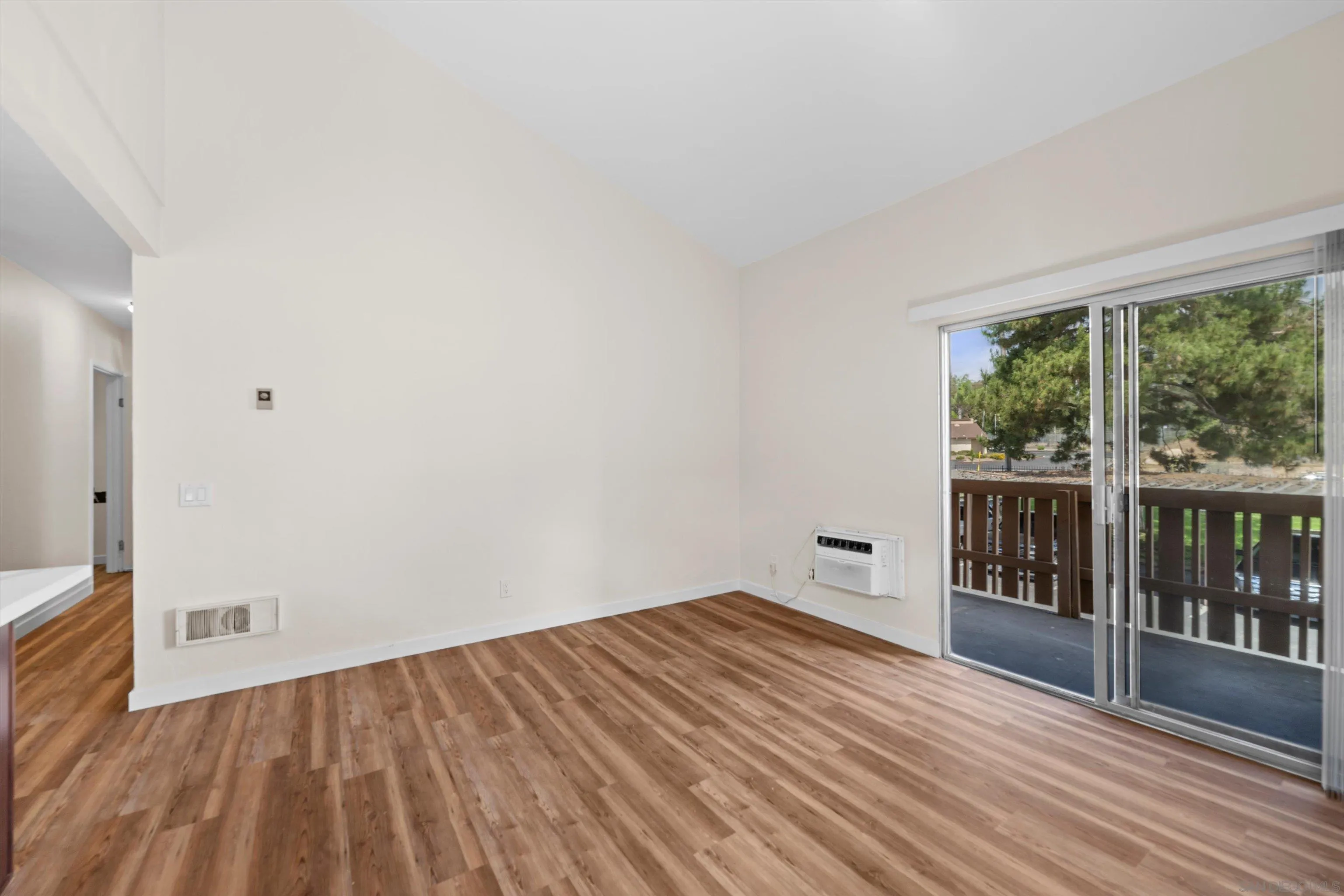 Photo #26: 260008929 Listing: Photo #26