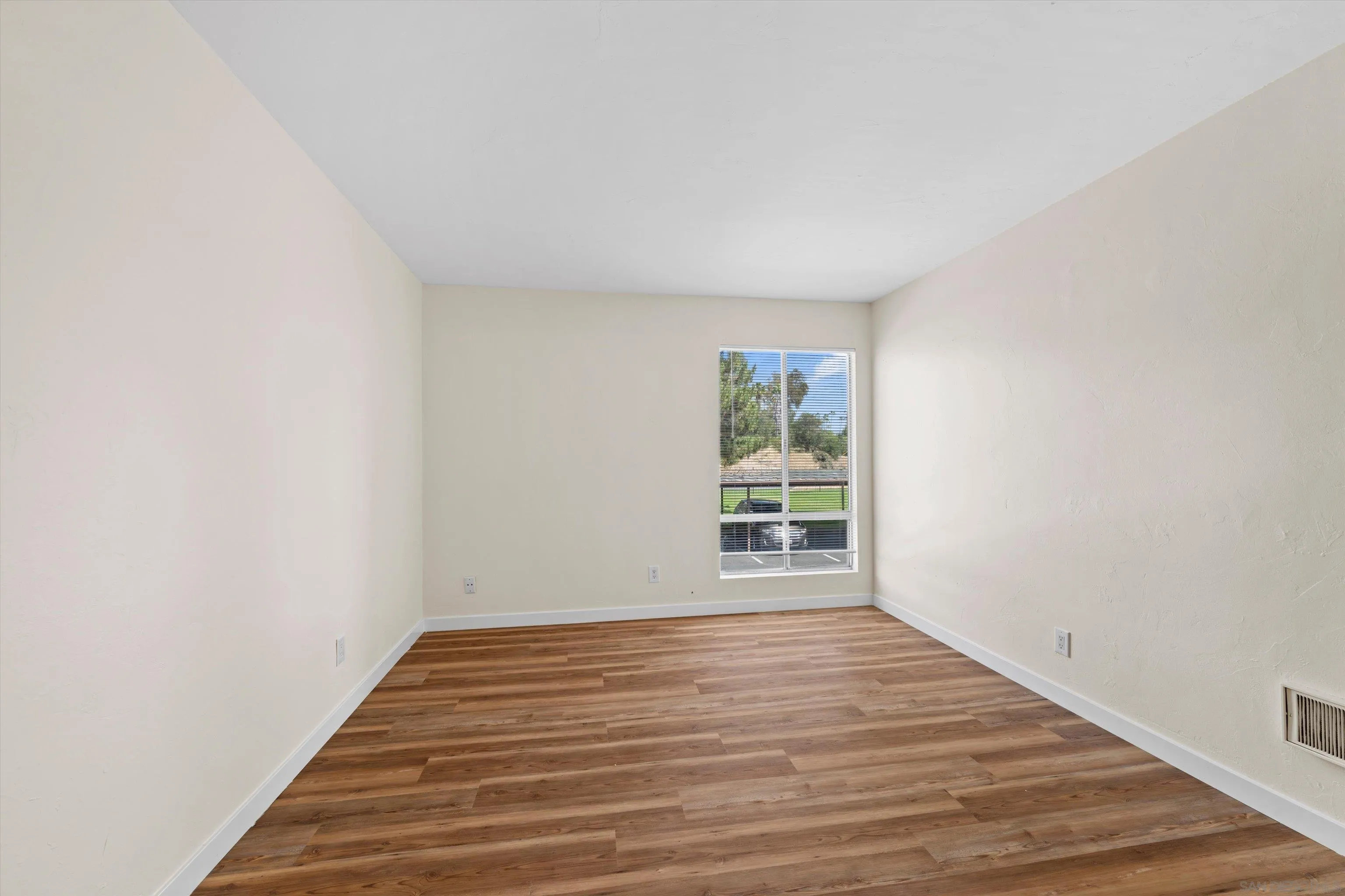 Photo #25: 260008929 Listing: Photo #25