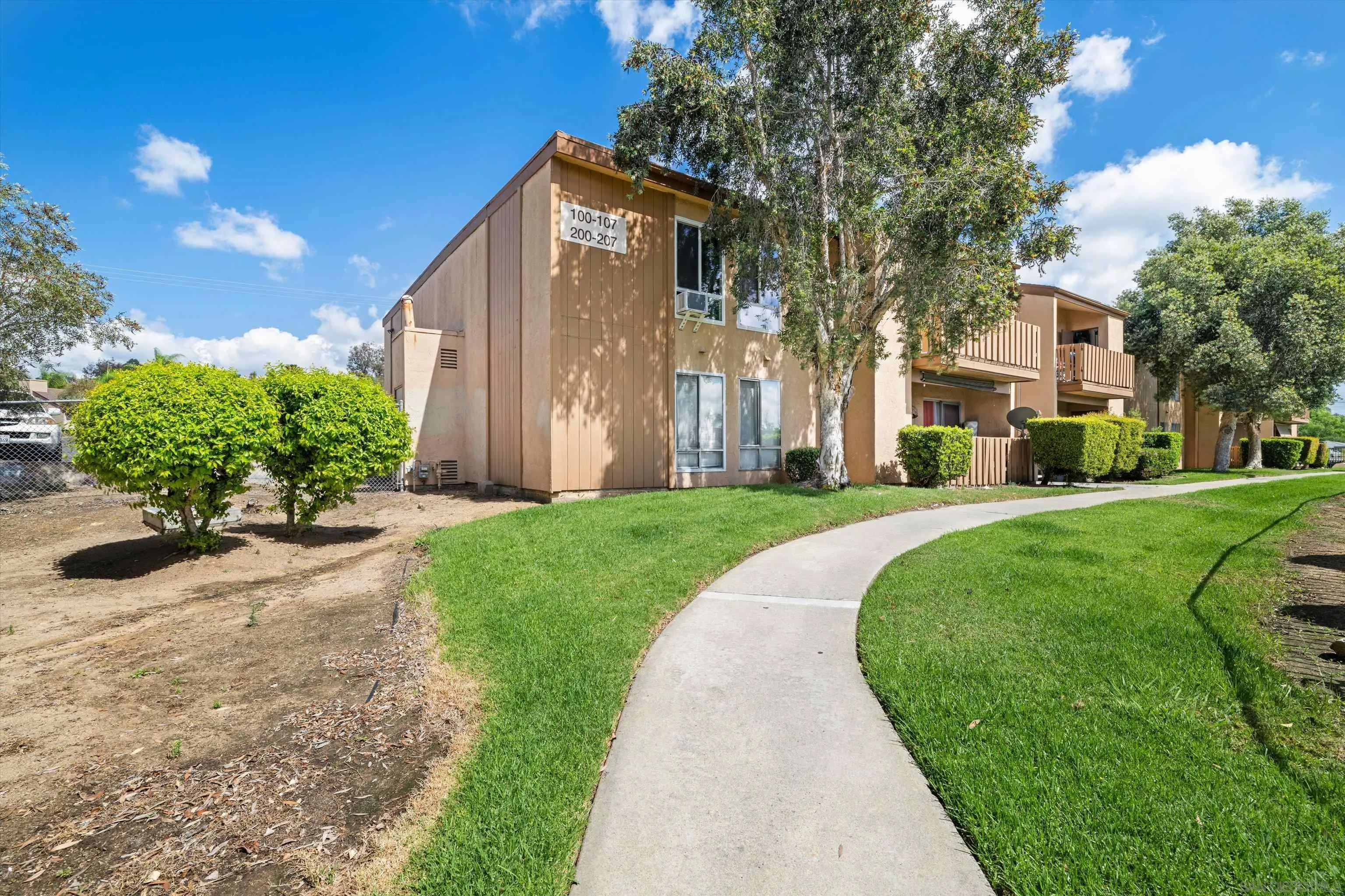 Photo #2: 260008929 Listing: Photo #2