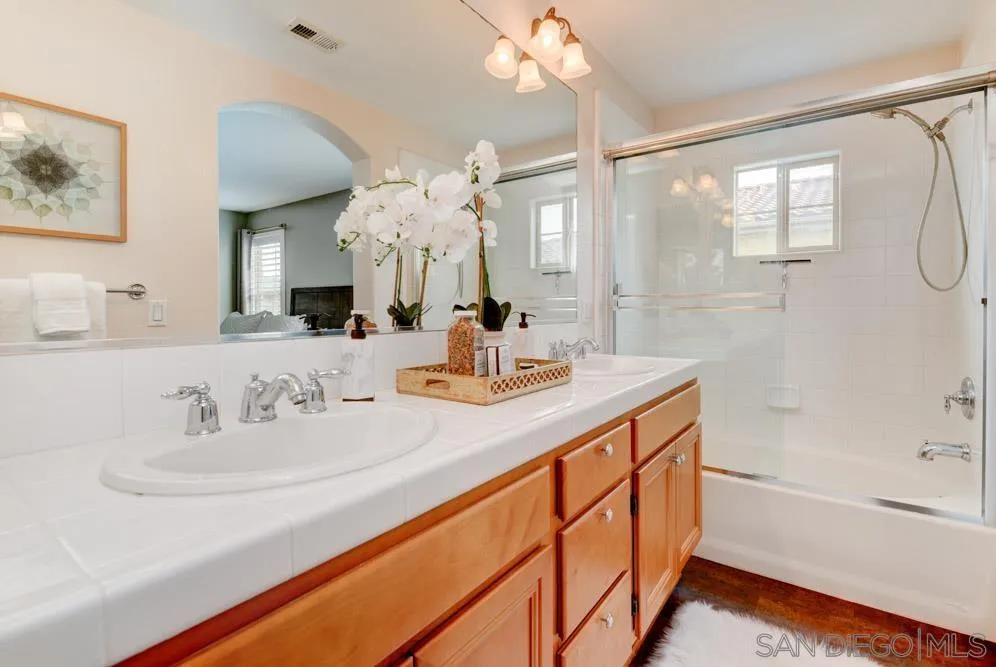 Photo #14: 260008932 Listing: Photo #14