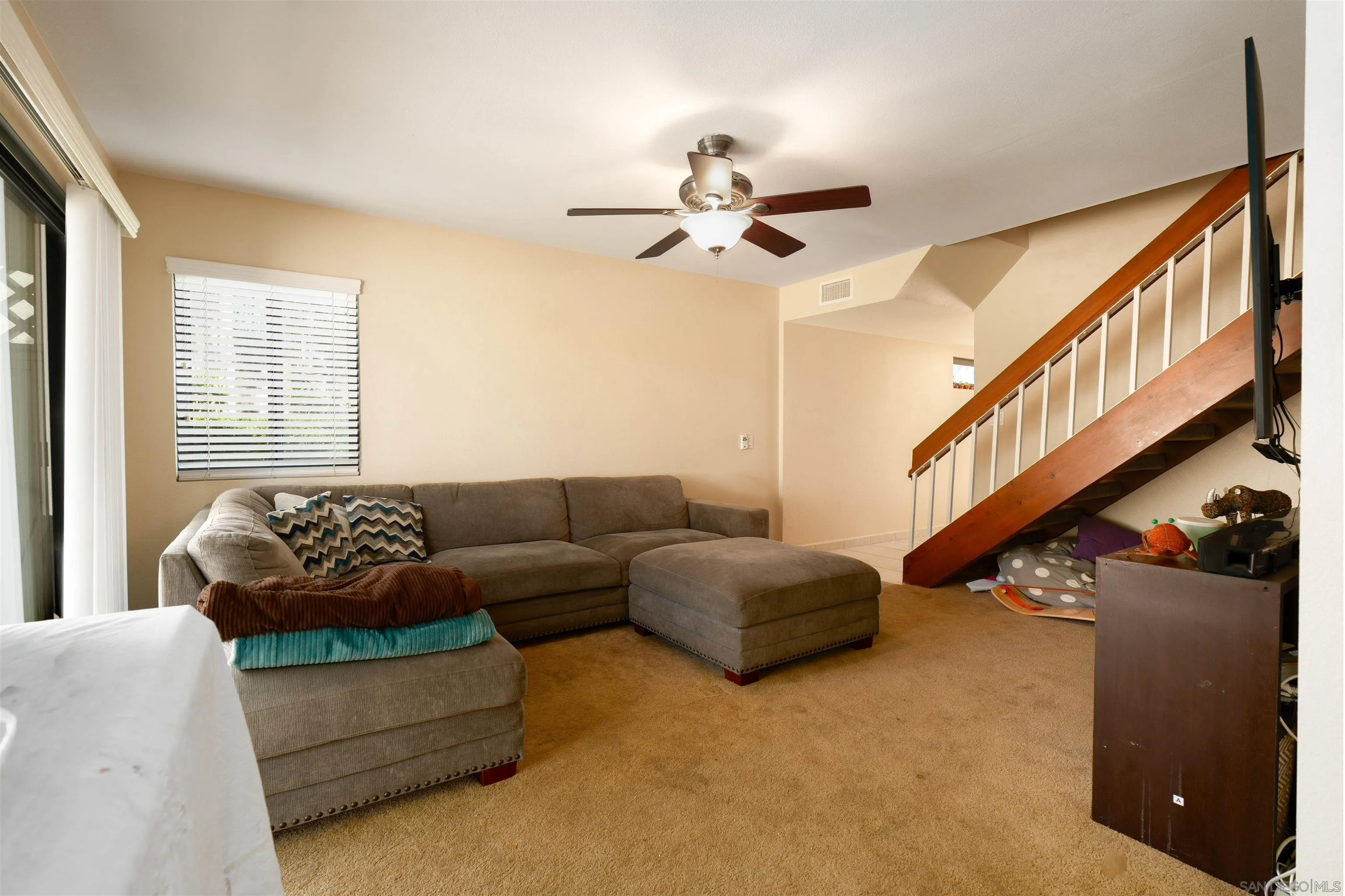 https://cdn.realtyfeed.com/cdn/127/260008933/3c6d5e2e70992596c87c2f3d9d184c5f.webp
